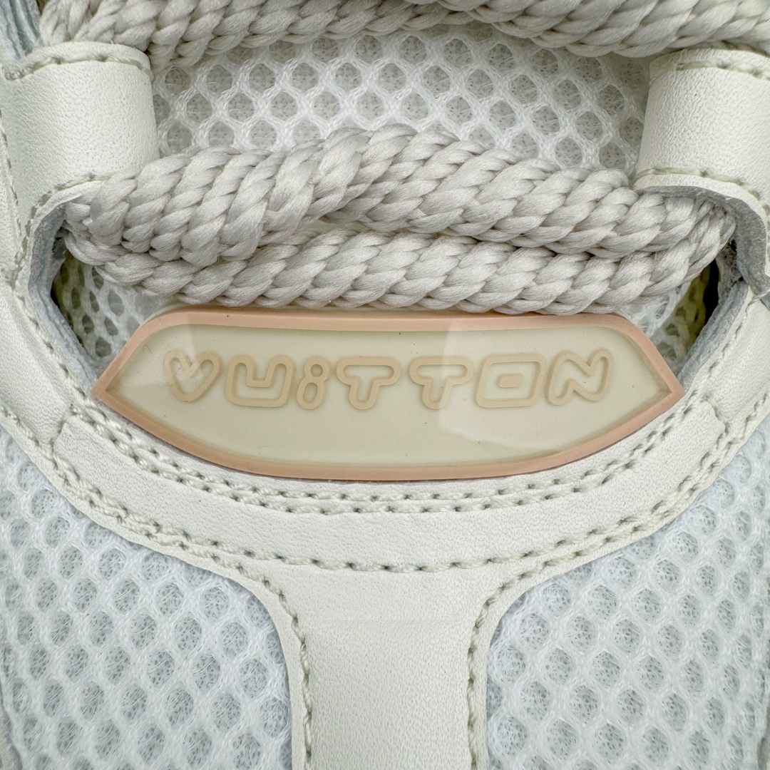 图片[15]-＃GD广顶 Louis Vuitton SKATE lv路易威登系带时装走秀运动时尚板鞋 外贸零售特供批次 2023全新纸板数据 印花高频效果碾压市面 市售天花板产物 耗时半年巨作 全套原厂新版原纸板楦头开发 原厂特供皮料加持 市场所有版本中综合最强的货品 GD实力大厂出品 全网最全配色更新最快 最成熟的做工稳定的品控 完美鞋型超高的清洁度 零毛边线头瑕疵 全套原楦原纸版原鞋开模 全网最具灵魂的版型 正确原装黄色鞋盒 正确中底印花 鞋面印花3D高频深度立体 全鞋电脑针车 紧密相连 针距密度一致 环保乳胶注塑鞋垫 厚度脚感还原原版 皮面裁剪部位 统一油边封口工艺 原装橡胶大底含胶量大底组合零偏差 专柜全套包装 防尘袋 说明书 质保卡 男女鞋 尺码：35 36 37 38 39 40 41 42 43 44 45-选品中心