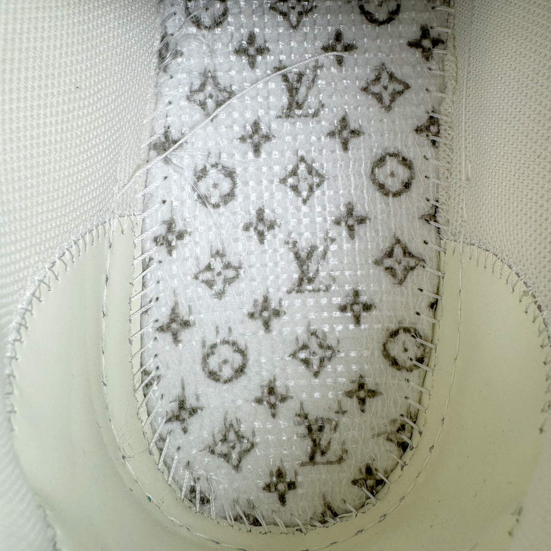 图片[12]-＃GD广顶 Louis Vuitton SKATE lv路易威登系带时装走秀运动时尚板鞋 外贸零售特供批次 2023全新纸板数据 印花高频效果碾压市面 市售天花板产物 耗时半年巨作 全套原厂新版原纸板楦头开发 原厂特供皮料加持 市场所有版本中综合最强的货品 GD实力大厂出品 全网最全配色更新最快 最成熟的做工稳定的品控 完美鞋型超高的清洁度 零毛边线头瑕疵 全套原楦原纸版原鞋开模 全网最具灵魂的版型 正确原装黄色鞋盒 正确中底印花 鞋面印花3D高频深度立体 全鞋电脑针车 紧密相连 针距密度一致 环保乳胶注塑鞋垫 厚度脚感还原原版 皮面裁剪部位 统一油边封口工艺 原装橡胶大底含胶量大底组合零偏差 专柜全套包装 防尘袋 说明书 质保卡 男女鞋 尺码：35 36 37 38 39 40 41 42 43 44 45-选品中心