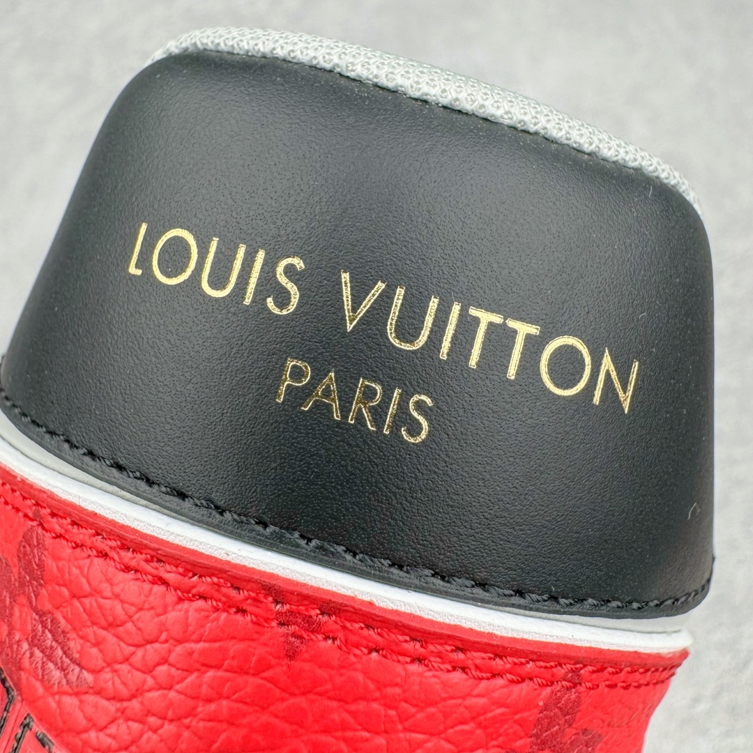 图片[12]-＃GD广顶 Louis Vuitton Trainer lv路易威登时装走秀运动时尚板鞋 外贸零售特供批次 2023全新纸板数据 印花高频效果碾压市面 市售天花板产物 耗时半年巨作 全套原厂新版原纸板楦头开发 原厂特供皮料加持 市场所有版本中综合最强的货品 GD实力大厂出品 全网最全配色更新最快 最成熟的做工稳定的品控 完美鞋型超高的清洁度 零毛边线头瑕疵 全套原楦原纸版原鞋开模 全网最具灵魂的版型 正确原装黄色鞋盒 正确中底印花 鞋面印花3D高频深度立体 全鞋电脑针车 紧密相连 针距密度一致 环保乳胶注塑鞋垫 厚度脚感还原原版 皮面裁剪部位 统一油边封口工艺 原装橡胶大底含胶量大底组合零偏差 专柜全套包装 防尘袋 说明书 质保卡 男女鞋 尺码：35 36 37 38 39 40 41 42 43 44 45-选品中心