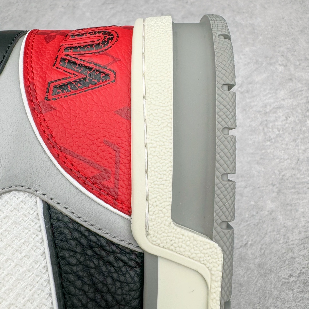 图片[15]-＃GD广顶 Louis Vuitton Trainer lv路易威登时装走秀运动时尚板鞋 外贸零售特供批次 2023全新纸板数据 印花高频效果碾压市面 市售天花板产物 耗时半年巨作 全套原厂新版原纸板楦头开发 原厂特供皮料加持 市场所有版本中综合最强的货品 GD实力大厂出品 全网最全配色更新最快 最成熟的做工稳定的品控 完美鞋型超高的清洁度 零毛边线头瑕疵 全套原楦原纸版原鞋开模 全网最具灵魂的版型 正确原装黄色鞋盒 正确中底印花 鞋面印花3D高频深度立体 全鞋电脑针车 紧密相连 针距密度一致 环保乳胶注塑鞋垫 厚度脚感还原原版 皮面裁剪部位 统一油边封口工艺 原装橡胶大底含胶量大底组合零偏差 专柜全套包装 防尘袋 说明书 质保卡 男女鞋 尺码：35 36 37 38 39 40 41 42 43 44 45-选品中心