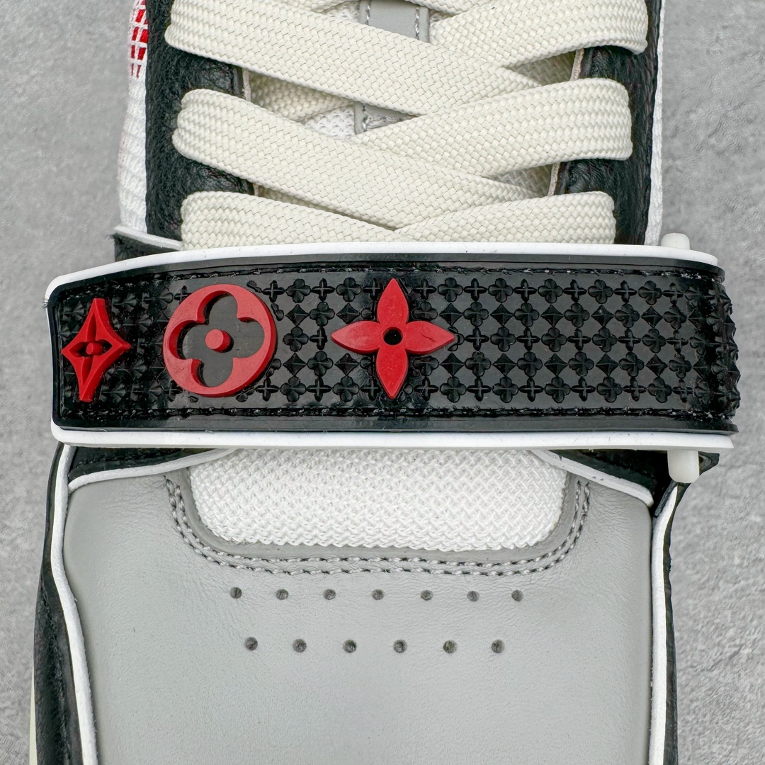 图片[17]-＃GD广顶 Louis Vuitton Trainer lv路易威登时装走秀运动时尚板鞋 外贸零售特供批次 2023全新纸板数据 印花高频效果碾压市面 市售天花板产物 耗时半年巨作 全套原厂新版原纸板楦头开发 原厂特供皮料加持 市场所有版本中综合最强的货品 GD实力大厂出品 全网最全配色更新最快 最成熟的做工稳定的品控 完美鞋型超高的清洁度 零毛边线头瑕疵 全套原楦原纸版原鞋开模 全网最具灵魂的版型 正确原装黄色鞋盒 正确中底印花 鞋面印花3D高频深度立体 全鞋电脑针车 紧密相连 针距密度一致 环保乳胶注塑鞋垫 厚度脚感还原原版 皮面裁剪部位 统一油边封口工艺 原装橡胶大底含胶量大底组合零偏差 专柜全套包装 防尘袋 说明书 质保卡 男女鞋 尺码：35 36 37 38 39 40 41 42 43 44 45-选品中心