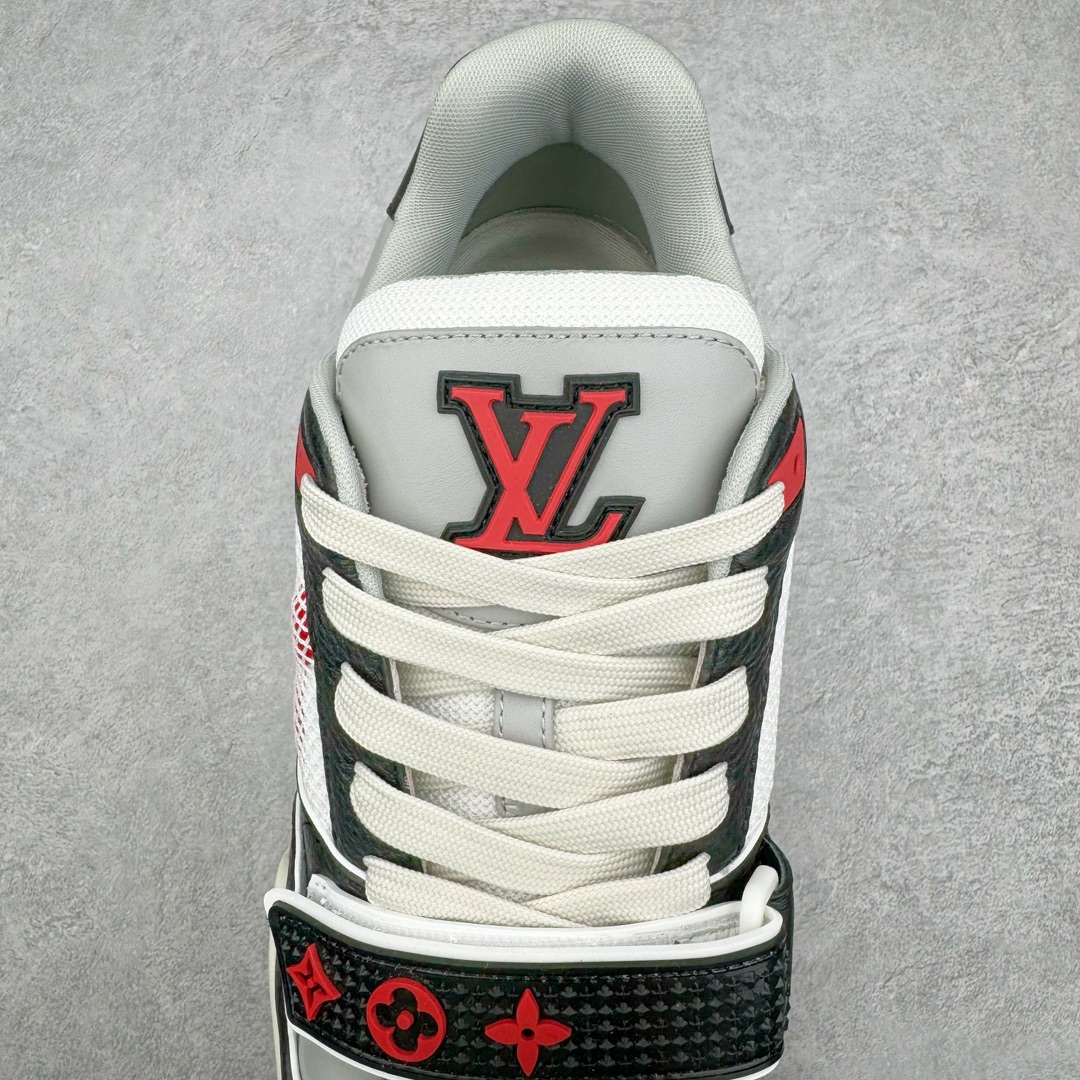 图片[5]-＃GD广顶 Louis Vuitton Trainer lv路易威登时装走秀运动时尚板鞋 外贸零售特供批次 2023全新纸板数据 印花高频效果碾压市面 市售天花板产物 耗时半年巨作 全套原厂新版原纸板楦头开发 原厂特供皮料加持 市场所有版本中综合最强的货品 GD实力大厂出品 全网最全配色更新最快 最成熟的做工稳定的品控 完美鞋型超高的清洁度 零毛边线头瑕疵 全套原楦原纸版原鞋开模 全网最具灵魂的版型 正确原装黄色鞋盒 正确中底印花 鞋面印花3D高频深度立体 全鞋电脑针车 紧密相连 针距密度一致 环保乳胶注塑鞋垫 厚度脚感还原原版 皮面裁剪部位 统一油边封口工艺 原装橡胶大底含胶量大底组合零偏差 专柜全套包装 防尘袋 说明书 质保卡 男女鞋 尺码：35 36 37 38 39 40 41 42 43 44 45-选品中心