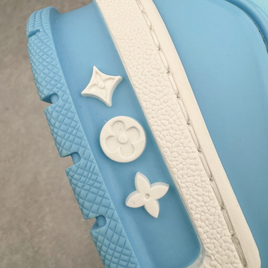 图片[12]-＃GD广顶 Louis Vuitton Trainer lv路易威登时装走秀运动时尚板鞋 外贸零售特供批次 2023全新纸板数据 印花高频效果碾压市面 市售天花板产物 耗时半年巨作 全套原厂新版原纸板楦头开发 原厂特供皮料加持 市场所有版本中综合最强的货品 GD实力大厂出品 全网最全配色更新最快 最成熟的做工稳定的品控 完美鞋型超高的清洁度 零毛边线头瑕疵 全套原楦原纸版原鞋开模 全网最具灵魂的版型 正确原装黄色鞋盒 正确中底印花 鞋面印花3D高频深度立体 全鞋电脑针车 紧密相连 针距密度一致 环保乳胶注塑鞋垫 厚度脚感还原原版 皮面裁剪部位 统一油边封口工艺 原装橡胶大底含胶量大底组合零偏差 专柜全套包装 防尘袋 说明书 质保卡 男女鞋 尺码：35 36 37 38 39 40 41 42 43 44 45-选品中心