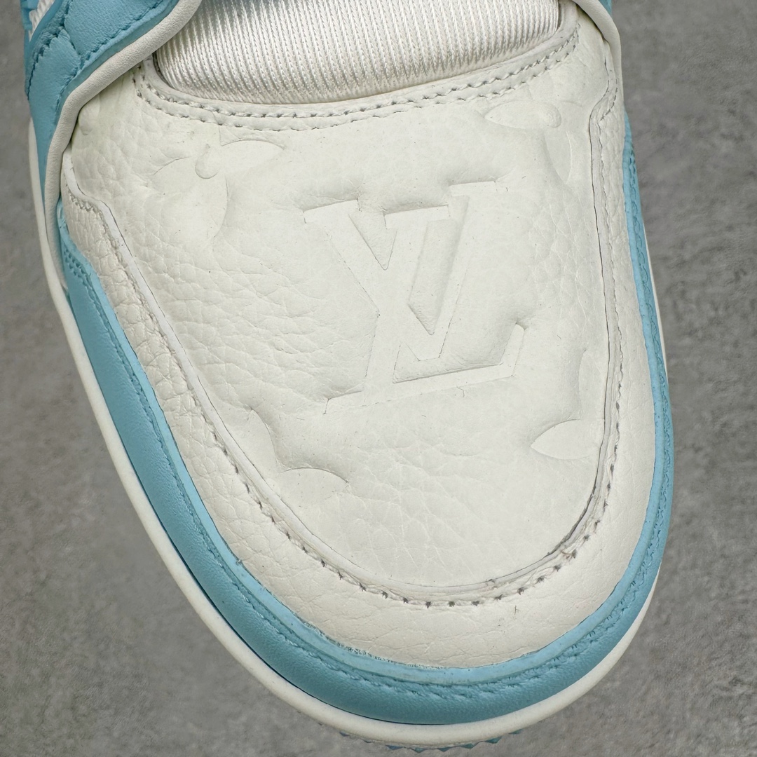 图片[16]-＃GD广顶 Louis Vuitton Trainer lv路易威登时装走秀运动时尚板鞋 外贸零售特供批次 2023全新纸板数据 印花高频效果碾压市面 市售天花板产物 耗时半年巨作 全套原厂新版原纸板楦头开发 原厂特供皮料加持 市场所有版本中综合最强的货品 GD实力大厂出品 全网最全配色更新最快 最成熟的做工稳定的品控 完美鞋型超高的清洁度 零毛边线头瑕疵 全套原楦原纸版原鞋开模 全网最具灵魂的版型 正确原装黄色鞋盒 正确中底印花 鞋面印花3D高频深度立体 全鞋电脑针车 紧密相连 针距密度一致 环保乳胶注塑鞋垫 厚度脚感还原原版 皮面裁剪部位 统一油边封口工艺 原装橡胶大底含胶量大底组合零偏差 专柜全套包装 防尘袋 说明书 质保卡 男女鞋 尺码：35 36 37 38 39 40 41 42 43 44 45-选品中心