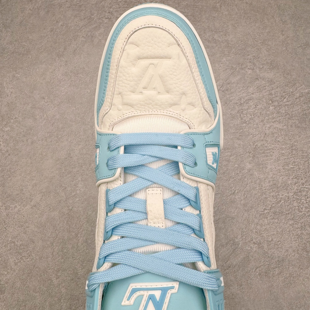 图片[4]-＃GD广顶 Louis Vuitton Trainer lv路易威登时装走秀运动时尚板鞋 外贸零售特供批次 2023全新纸板数据 印花高频效果碾压市面 市售天花板产物 耗时半年巨作 全套原厂新版原纸板楦头开发 原厂特供皮料加持 市场所有版本中综合最强的货品 GD实力大厂出品 全网最全配色更新最快 最成熟的做工稳定的品控 完美鞋型超高的清洁度 零毛边线头瑕疵 全套原楦原纸版原鞋开模 全网最具灵魂的版型 正确原装黄色鞋盒 正确中底印花 鞋面印花3D高频深度立体 全鞋电脑针车 紧密相连 针距密度一致 环保乳胶注塑鞋垫 厚度脚感还原原版 皮面裁剪部位 统一油边封口工艺 原装橡胶大底含胶量大底组合零偏差 专柜全套包装 防尘袋 说明书 质保卡 男女鞋 尺码：35 36 37 38 39 40 41 42 43 44 45-选品中心