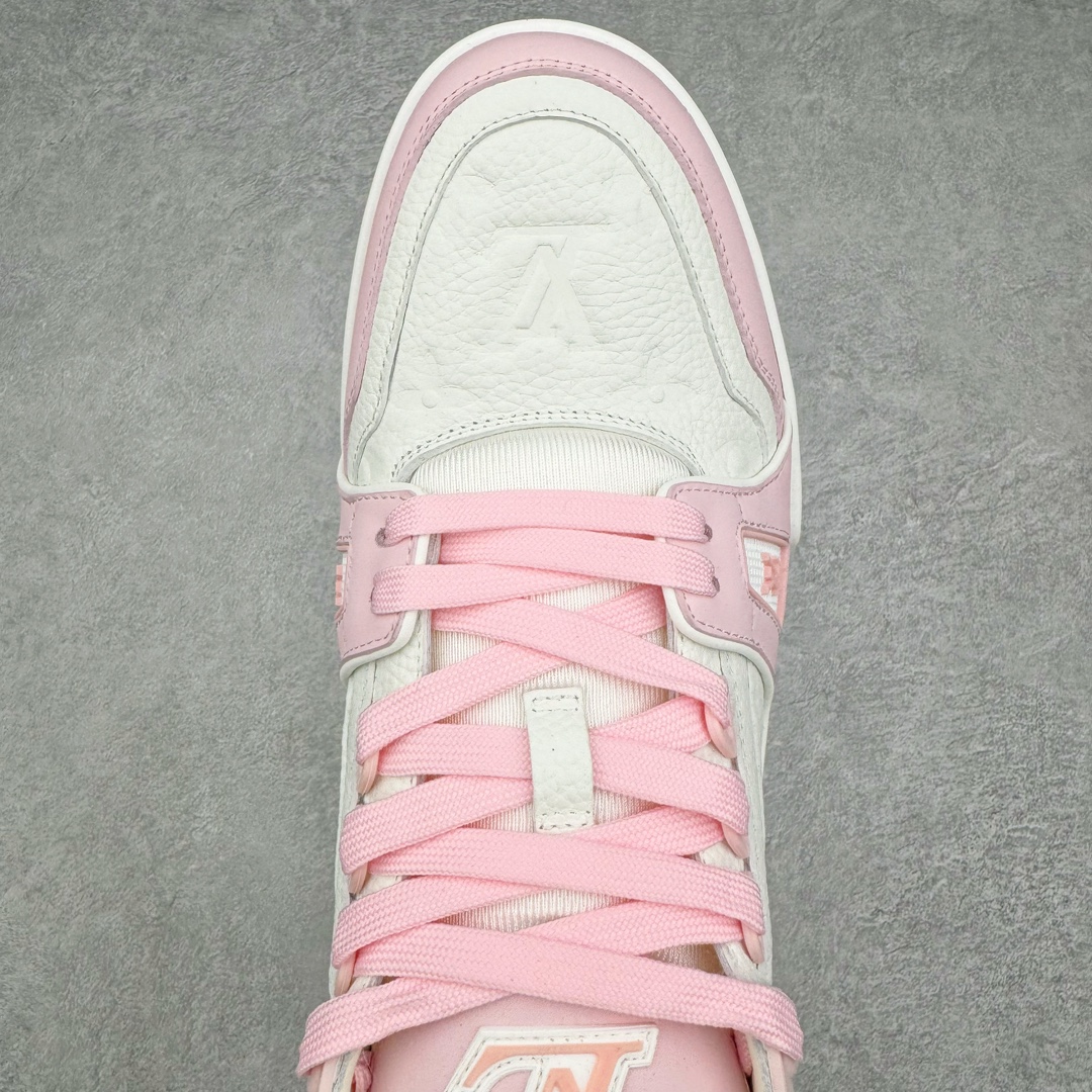 图片[4]-＃GD广顶 Louis Vuitton Trainer lv路易威登时装走秀运动时尚板鞋 外贸零售特供批次 2023全新纸板数据 印花高频效果碾压市面 市售天花板产物 耗时半年巨作 全套原厂新版原纸板楦头开发 原厂特供皮料加持 市场所有版本中综合最强的货品 GD实力大厂出品 全网最全配色更新最快 最成熟的做工稳定的品控 完美鞋型超高的清洁度 零毛边线头瑕疵 全套原楦原纸版原鞋开模 全网最具灵魂的版型 正确原装黄色鞋盒 正确中底印花 鞋面印花3D高频深度立体 全鞋电脑针车 紧密相连 针距密度一致 环保乳胶注塑鞋垫 厚度脚感还原原版 皮面裁剪部位 统一油边封口工艺 原装橡胶大底含胶量大底组合零偏差 专柜全套包装 防尘袋 说明书 质保卡 男女鞋 尺码：35 36 37 38 39 40 41 42 43 44 45-选品中心