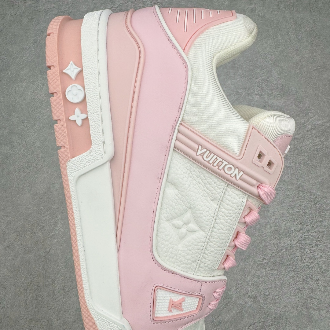 图片[6]-＃GD广顶 Louis Vuitton Trainer lv路易威登时装走秀运动时尚板鞋 外贸零售特供批次 2023全新纸板数据 印花高频效果碾压市面 市售天花板产物 耗时半年巨作 全套原厂新版原纸板楦头开发 原厂特供皮料加持 市场所有版本中综合最强的货品 GD实力大厂出品 全网最全配色更新最快 最成熟的做工稳定的品控 完美鞋型超高的清洁度 零毛边线头瑕疵 全套原楦原纸版原鞋开模 全网最具灵魂的版型 正确原装黄色鞋盒 正确中底印花 鞋面印花3D高频深度立体 全鞋电脑针车 紧密相连 针距密度一致 环保乳胶注塑鞋垫 厚度脚感还原原版 皮面裁剪部位 统一油边封口工艺 原装橡胶大底含胶量大底组合零偏差 专柜全套包装 防尘袋 说明书 质保卡 男女鞋 尺码：35 36 37 38 39 40 41 42 43 44 45-选品中心