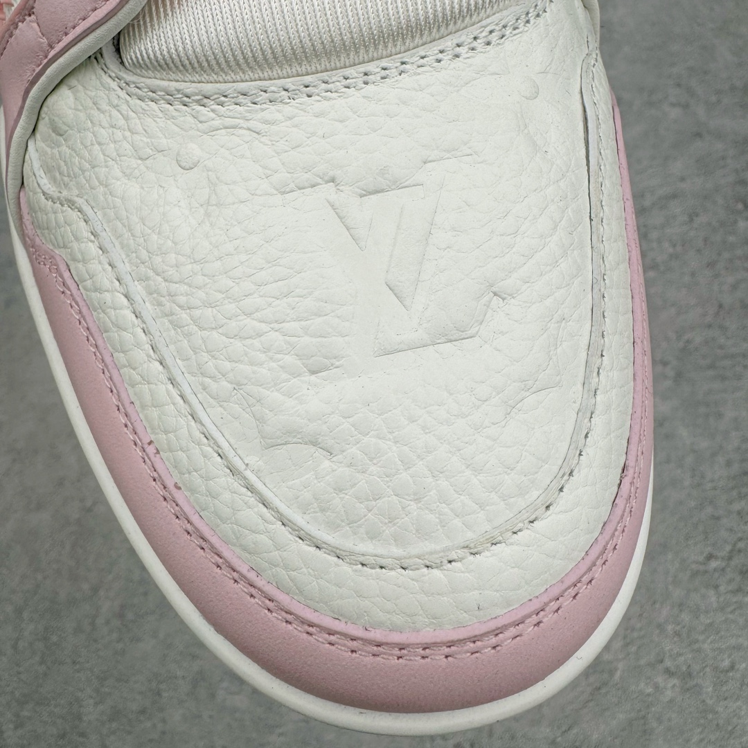 图片[14]-＃GD广顶 Louis Vuitton Trainer lv路易威登时装走秀运动时尚板鞋 外贸零售特供批次 2023全新纸板数据 印花高频效果碾压市面 市售天花板产物 耗时半年巨作 全套原厂新版原纸板楦头开发 原厂特供皮料加持 市场所有版本中综合最强的货品 GD实力大厂出品 全网最全配色更新最快 最成熟的做工稳定的品控 完美鞋型超高的清洁度 零毛边线头瑕疵 全套原楦原纸版原鞋开模 全网最具灵魂的版型 正确原装黄色鞋盒 正确中底印花 鞋面印花3D高频深度立体 全鞋电脑针车 紧密相连 针距密度一致 环保乳胶注塑鞋垫 厚度脚感还原原版 皮面裁剪部位 统一油边封口工艺 原装橡胶大底含胶量大底组合零偏差 专柜全套包装 防尘袋 说明书 质保卡 男女鞋 尺码：35 36 37 38 39 40 41 42 43 44 45-选品中心