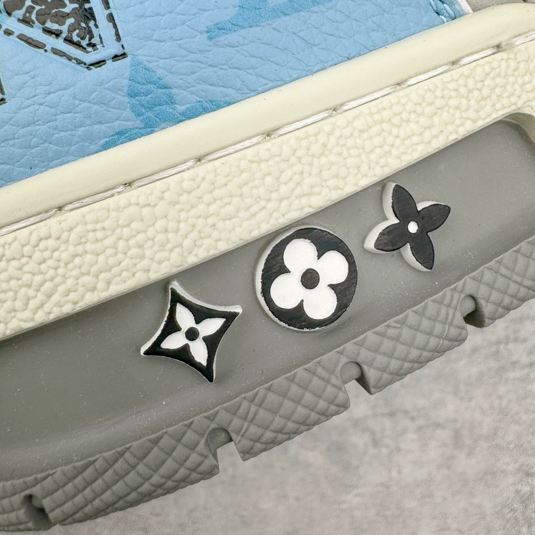 图片[16]-＃GD广顶 Louis Vuitton Trainer lv路易威登时装走秀运动时尚板鞋 外贸零售特供批次 2023全新纸板数据 印花高频效果碾压市面 市售天花板产物 耗时半年巨作 全套原厂新版原纸板楦头开发 原厂特供皮料加持 市场所有版本中综合最强的货品 GD实力大厂出品 全网最全配色更新最快 最成熟的做工稳定的品控 完美鞋型超高的清洁度 零毛边线头瑕疵 全套原楦原纸版原鞋开模 全网最具灵魂的版型 正确原装黄色鞋盒 正确中底印花 鞋面印花3D高频深度立体 全鞋电脑针车 紧密相连 针距密度一致 环保乳胶注塑鞋垫 厚度脚感还原原版 皮面裁剪部位 统一油边封口工艺 原装橡胶大底含胶量大底组合零偏差 专柜全套包装 防尘袋 说明书 质保卡 男女鞋 尺码：35 36 37 38 39 40 41 42 43 44 45-选品中心