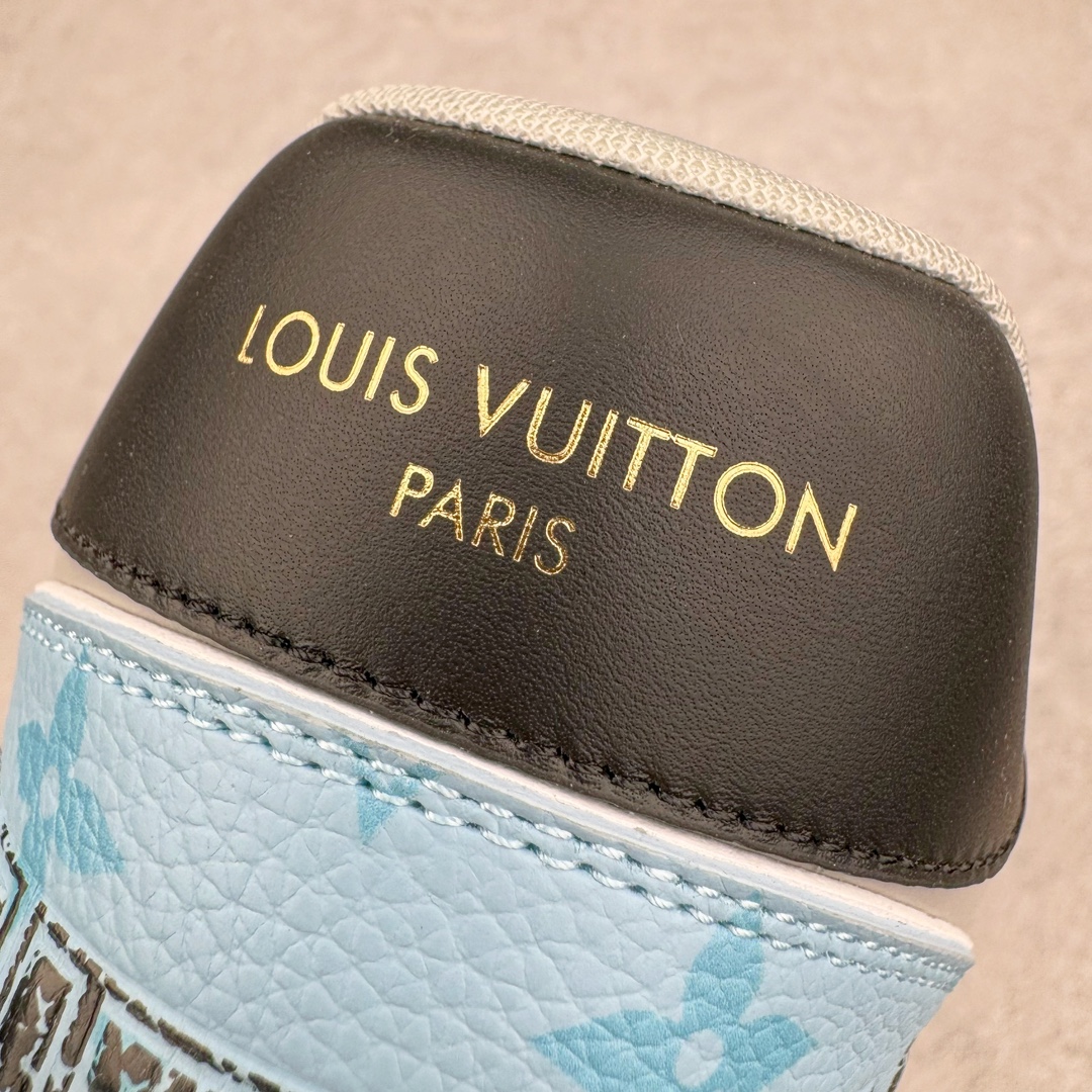 图片[14]-＃GD广顶 Louis Vuitton Trainer lv路易威登时装走秀运动时尚板鞋 外贸零售特供批次 2023全新纸板数据 印花高频效果碾压市面 市售天花板产物 耗时半年巨作 全套原厂新版原纸板楦头开发 原厂特供皮料加持 市场所有版本中综合最强的货品 GD实力大厂出品 全网最全配色更新最快 最成熟的做工稳定的品控 完美鞋型超高的清洁度 零毛边线头瑕疵 全套原楦原纸版原鞋开模 全网最具灵魂的版型 正确原装黄色鞋盒 正确中底印花 鞋面印花3D高频深度立体 全鞋电脑针车 紧密相连 针距密度一致 环保乳胶注塑鞋垫 厚度脚感还原原版 皮面裁剪部位 统一油边封口工艺 原装橡胶大底含胶量大底组合零偏差 专柜全套包装 防尘袋 说明书 质保卡 男女鞋 尺码：35 36 37 38 39 40 41 42 43 44 45-选品中心