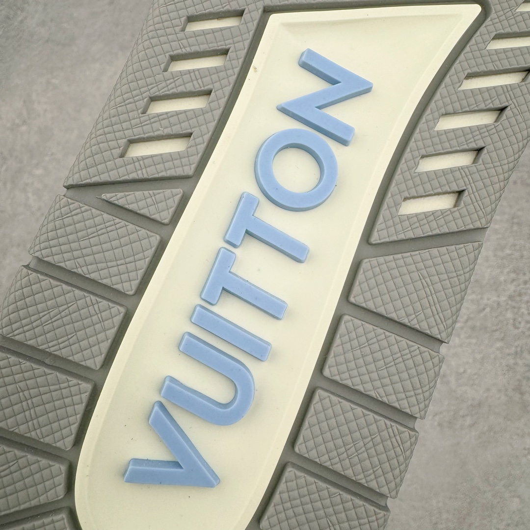 图片[20]-＃GD广顶 Louis Vuitton Trainer lv路易威登时装走秀运动时尚板鞋 外贸零售特供批次 2023全新纸板数据 印花高频效果碾压市面 市售天花板产物 耗时半年巨作 全套原厂新版原纸板楦头开发 原厂特供皮料加持 市场所有版本中综合最强的货品 GD实力大厂出品 全网最全配色更新最快 最成熟的做工稳定的品控 完美鞋型超高的清洁度 零毛边线头瑕疵 全套原楦原纸版原鞋开模 全网最具灵魂的版型 正确原装黄色鞋盒 正确中底印花 鞋面印花3D高频深度立体 全鞋电脑针车 紧密相连 针距密度一致 环保乳胶注塑鞋垫 厚度脚感还原原版 皮面裁剪部位 统一油边封口工艺 原装橡胶大底含胶量大底组合零偏差 专柜全套包装 防尘袋 说明书 质保卡 男女鞋 尺码：35 36 37 38 39 40 41 42 43 44 45-选品中心