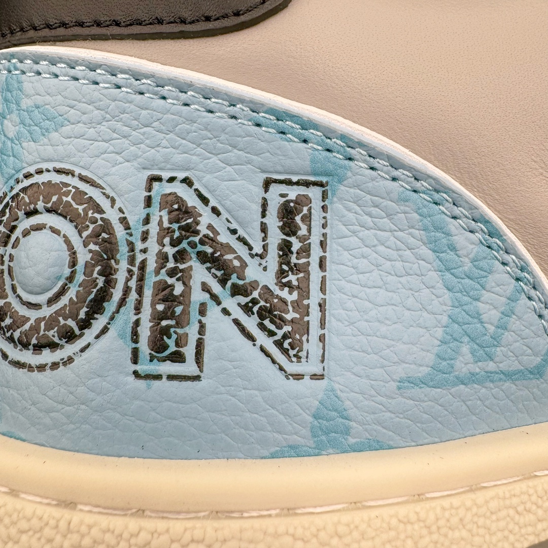 图片[15]-＃GD广顶 Louis Vuitton Trainer lv路易威登时装走秀运动时尚板鞋 外贸零售特供批次 2023全新纸板数据 印花高频效果碾压市面 市售天花板产物 耗时半年巨作 全套原厂新版原纸板楦头开发 原厂特供皮料加持 市场所有版本中综合最强的货品 GD实力大厂出品 全网最全配色更新最快 最成熟的做工稳定的品控 完美鞋型超高的清洁度 零毛边线头瑕疵 全套原楦原纸版原鞋开模 全网最具灵魂的版型 正确原装黄色鞋盒 正确中底印花 鞋面印花3D高频深度立体 全鞋电脑针车 紧密相连 针距密度一致 环保乳胶注塑鞋垫 厚度脚感还原原版 皮面裁剪部位 统一油边封口工艺 原装橡胶大底含胶量大底组合零偏差 专柜全套包装 防尘袋 说明书 质保卡 男女鞋 尺码：35 36 37 38 39 40 41 42 43 44 45-选品中心