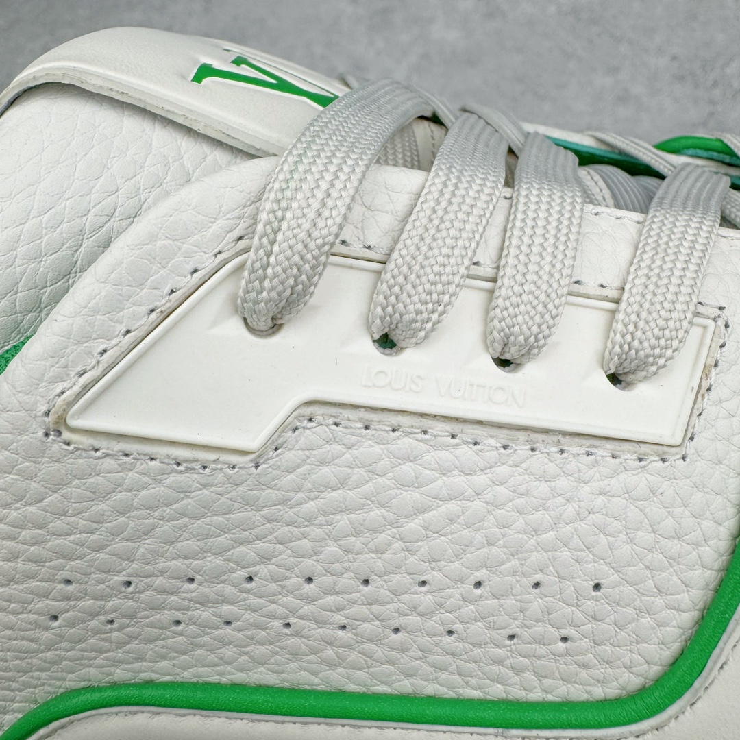 图片[17]-＃GD广顶 Louis Vuitton Trainer lv路易威登时装走秀运动时尚板鞋 外贸零售特供批次 2023全新纸板数据 印花高频效果碾压市面 市售天花板产物 耗时半年巨作 全套原厂新版原纸板楦头开发 原厂特供皮料加持 市场所有版本中综合最强的货品 GD实力大厂出品 全网最全配色更新最快 最成熟的做工稳定的品控 完美鞋型超高的清洁度 零毛边线头瑕疵 全套原楦原纸版原鞋开模 全网最具灵魂的版型 正确原装黄色鞋盒 正确中底印花 鞋面印花3D高频深度立体 全鞋电脑针车 紧密相连 针距密度一致 环保乳胶注塑鞋垫 厚度脚感还原原版 皮面裁剪部位 统一油边封口工艺 原装橡胶大底含胶量大底组合零偏差 专柜全套包装 防尘袋 说明书 质保卡 男女鞋 尺码：35 36 37 38 39 40 41 42 43 44 45-选品中心