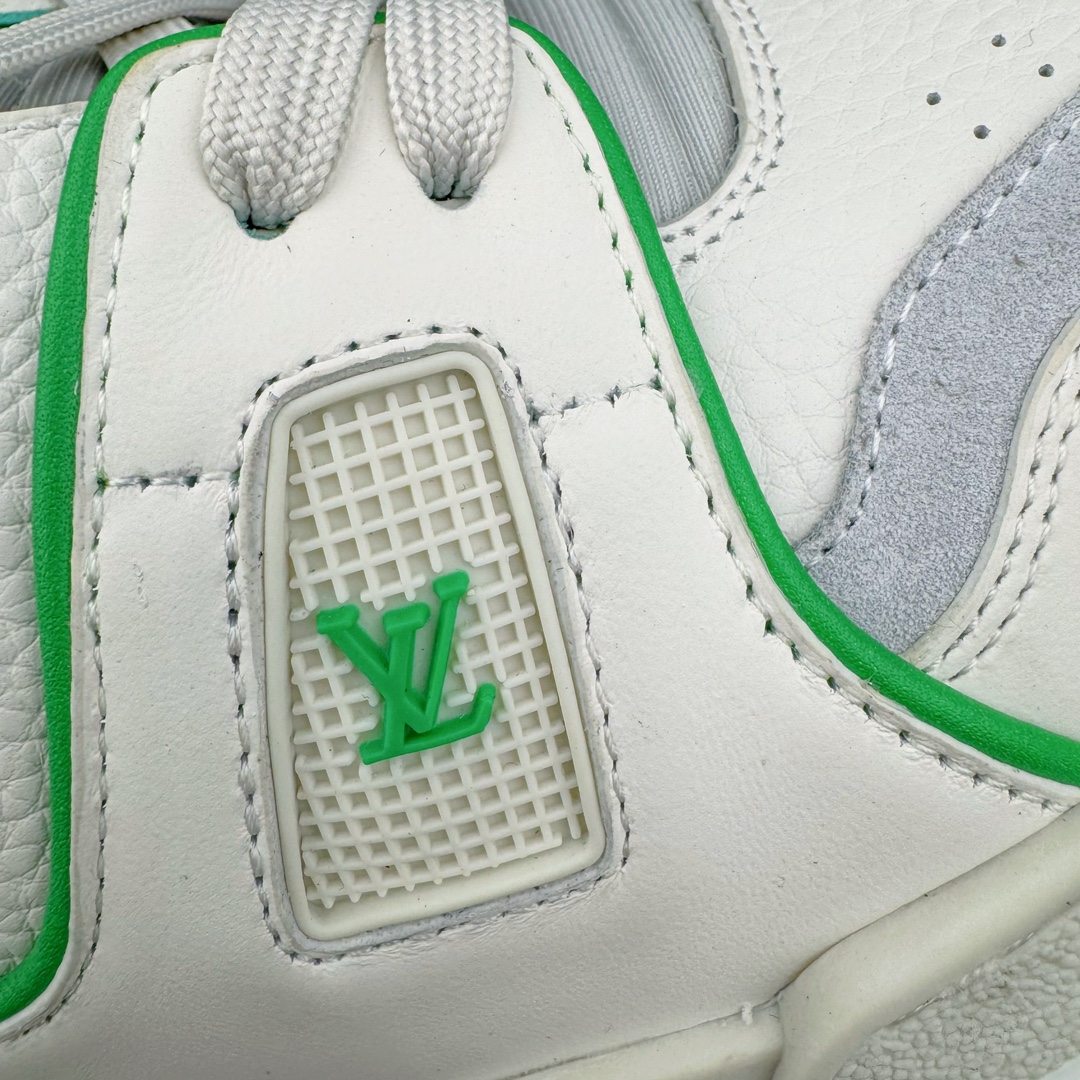 图片[19]-＃GD广顶 Louis Vuitton Trainer lv路易威登时装走秀运动时尚板鞋 外贸零售特供批次 2023全新纸板数据 印花高频效果碾压市面 市售天花板产物 耗时半年巨作 全套原厂新版原纸板楦头开发 原厂特供皮料加持 市场所有版本中综合最强的货品 GD实力大厂出品 全网最全配色更新最快 最成熟的做工稳定的品控 完美鞋型超高的清洁度 零毛边线头瑕疵 全套原楦原纸版原鞋开模 全网最具灵魂的版型 正确原装黄色鞋盒 正确中底印花 鞋面印花3D高频深度立体 全鞋电脑针车 紧密相连 针距密度一致 环保乳胶注塑鞋垫 厚度脚感还原原版 皮面裁剪部位 统一油边封口工艺 原装橡胶大底含胶量大底组合零偏差 专柜全套包装 防尘袋 说明书 质保卡 男女鞋 尺码：35 36 37 38 39 40 41 42 43 44 45-选品中心