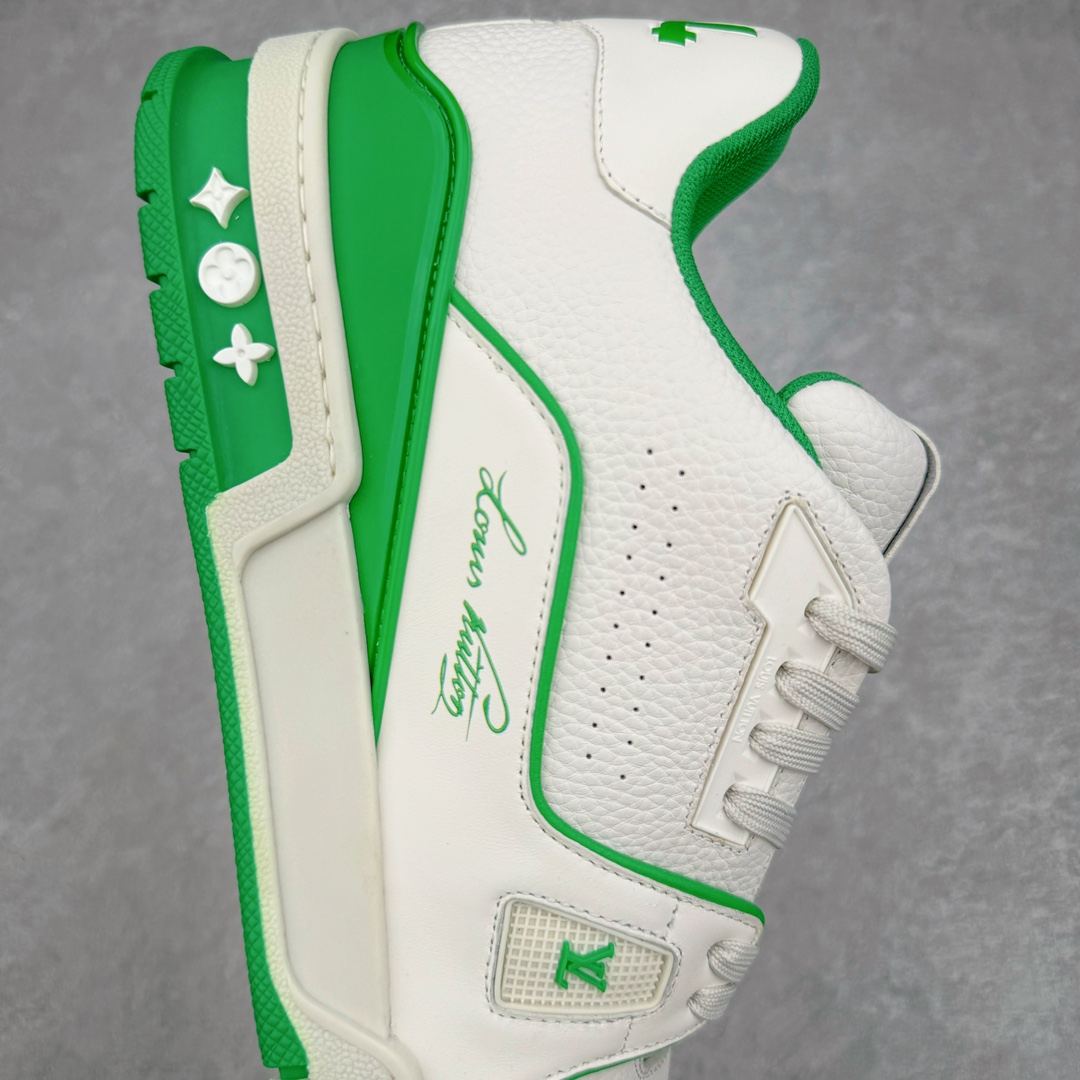 图片[6]-＃GD广顶 Louis Vuitton Trainer lv路易威登时装走秀运动时尚板鞋 外贸零售特供批次 2023全新纸板数据 印花高频效果碾压市面 市售天花板产物 耗时半年巨作 全套原厂新版原纸板楦头开发 原厂特供皮料加持 市场所有版本中综合最强的货品 GD实力大厂出品 全网最全配色更新最快 最成熟的做工稳定的品控 完美鞋型超高的清洁度 零毛边线头瑕疵 全套原楦原纸版原鞋开模 全网最具灵魂的版型 正确原装黄色鞋盒 正确中底印花 鞋面印花3D高频深度立体 全鞋电脑针车 紧密相连 针距密度一致 环保乳胶注塑鞋垫 厚度脚感还原原版 皮面裁剪部位 统一油边封口工艺 原装橡胶大底含胶量大底组合零偏差 专柜全套包装 防尘袋 说明书 质保卡 男女鞋 尺码：35 36 37 38 39 40 41 42 43 44 45-选品中心