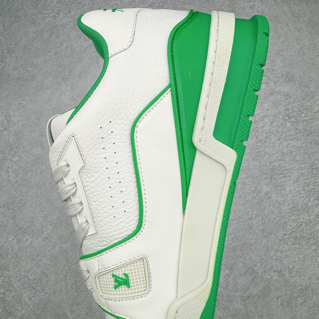 图片[7]-＃GD广顶 Louis Vuitton Trainer lv路易威登时装走秀运动时尚板鞋 外贸零售特供批次 2023全新纸板数据 印花高频效果碾压市面 市售天花板产物 耗时半年巨作 全套原厂新版原纸板楦头开发 原厂特供皮料加持 市场所有版本中综合最强的货品 GD实力大厂出品 全网最全配色更新最快 最成熟的做工稳定的品控 完美鞋型超高的清洁度 零毛边线头瑕疵 全套原楦原纸版原鞋开模 全网最具灵魂的版型 正确原装黄色鞋盒 正确中底印花 鞋面印花3D高频深度立体 全鞋电脑针车 紧密相连 针距密度一致 环保乳胶注塑鞋垫 厚度脚感还原原版 皮面裁剪部位 统一油边封口工艺 原装橡胶大底含胶量大底组合零偏差 专柜全套包装 防尘袋 说明书 质保卡 男女鞋 尺码：35 36 37 38 39 40 41 42 43 44 45-选品中心