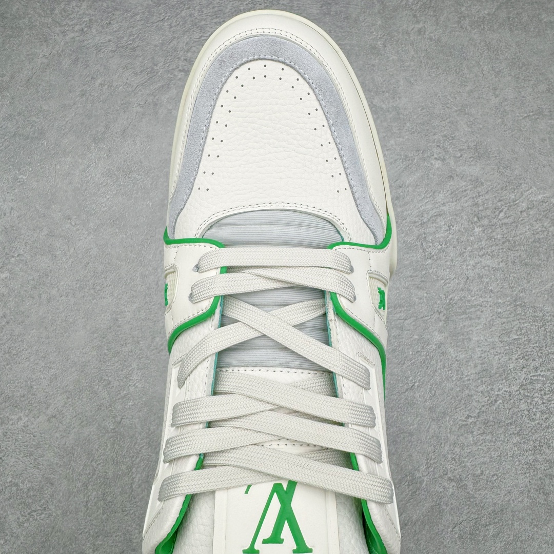 图片[4]-＃GD广顶 Louis Vuitton Trainer lv路易威登时装走秀运动时尚板鞋 外贸零售特供批次 2023全新纸板数据 印花高频效果碾压市面 市售天花板产物 耗时半年巨作 全套原厂新版原纸板楦头开发 原厂特供皮料加持 市场所有版本中综合最强的货品 GD实力大厂出品 全网最全配色更新最快 最成熟的做工稳定的品控 完美鞋型超高的清洁度 零毛边线头瑕疵 全套原楦原纸版原鞋开模 全网最具灵魂的版型 正确原装黄色鞋盒 正确中底印花 鞋面印花3D高频深度立体 全鞋电脑针车 紧密相连 针距密度一致 环保乳胶注塑鞋垫 厚度脚感还原原版 皮面裁剪部位 统一油边封口工艺 原装橡胶大底含胶量大底组合零偏差 专柜全套包装 防尘袋 说明书 质保卡 男女鞋 尺码：35 36 37 38 39 40 41 42 43 44 45-选品中心