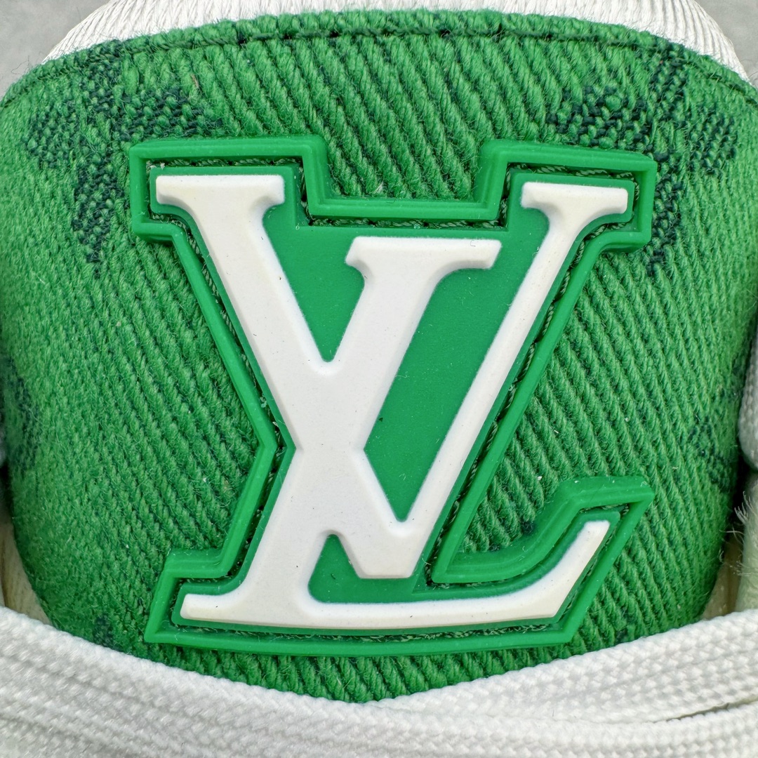 图片[13]-＃GD广顶 Louis Vuitton Trainer lv路易威登时装走秀运动时尚板鞋 外贸零售特供批次 2023全新纸板数据 印花高频效果碾压市面 市售天花板产物 耗时半年巨作 全套原厂新版原纸板楦头开发 原厂特供皮料加持 市场所有版本中综合最强的货品 GD实力大厂出品 全网最全配色更新最快 最成熟的做工稳定的品控 完美鞋型超高的清洁度 零毛边线头瑕疵 全套原楦原纸版原鞋开模 全网最具灵魂的版型 正确原装黄色鞋盒 正确中底印花 鞋面印花3D高频深度立体 全鞋电脑针车 紧密相连 针距密度一致 环保乳胶注塑鞋垫 厚度脚感还原原版 皮面裁剪部位 统一油边封口工艺 原装橡胶大底含胶量大底组合零偏差 专柜全套包装 防尘袋 说明书 质保卡 男女鞋 尺码：35 36 37 38 39 40 41 42 43 44 45-选品中心