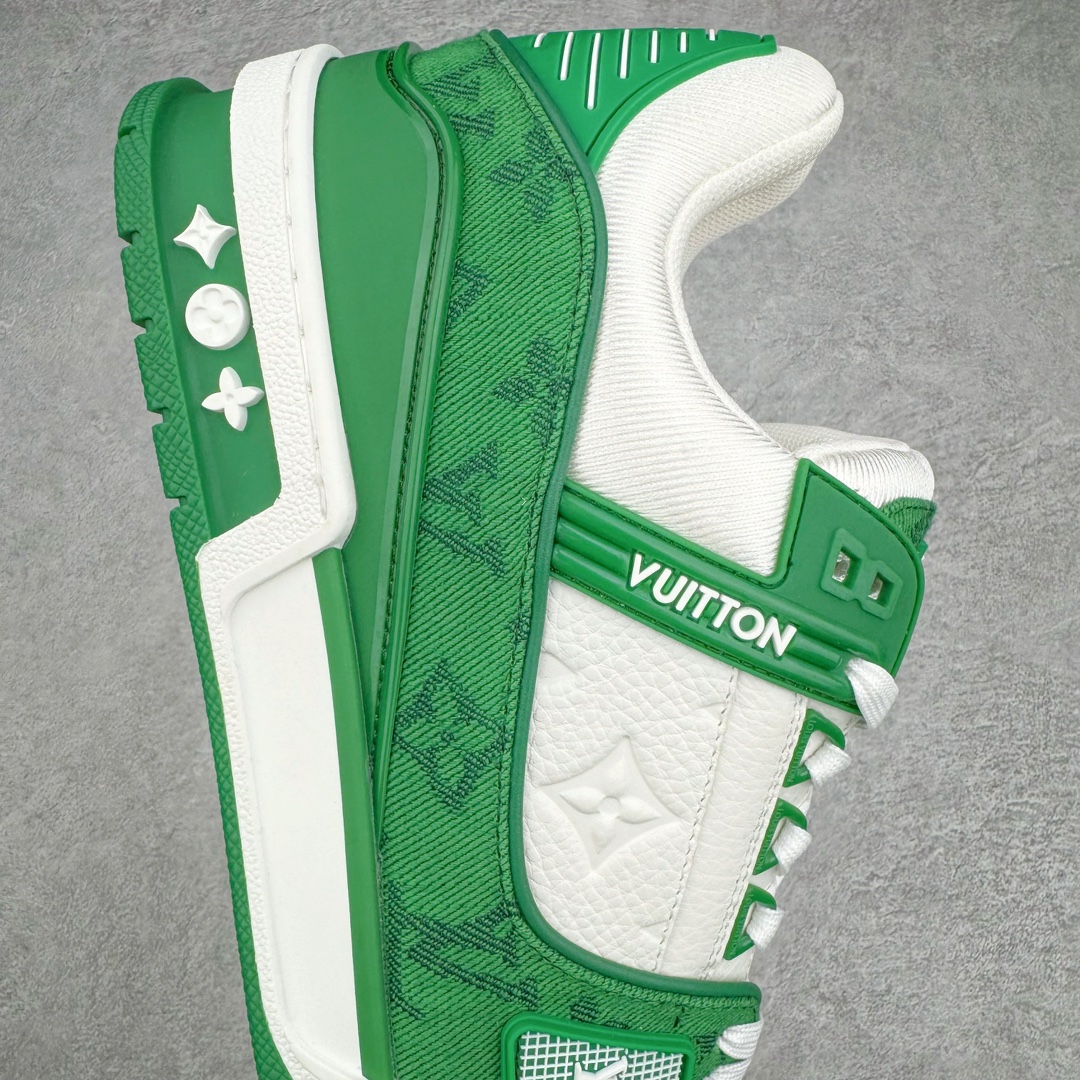 图片[6]-＃GD广顶 Louis Vuitton Trainer lv路易威登时装走秀运动时尚板鞋 外贸零售特供批次 2023全新纸板数据 印花高频效果碾压市面 市售天花板产物 耗时半年巨作 全套原厂新版原纸板楦头开发 原厂特供皮料加持 市场所有版本中综合最强的货品 GD实力大厂出品 全网最全配色更新最快 最成熟的做工稳定的品控 完美鞋型超高的清洁度 零毛边线头瑕疵 全套原楦原纸版原鞋开模 全网最具灵魂的版型 正确原装黄色鞋盒 正确中底印花 鞋面印花3D高频深度立体 全鞋电脑针车 紧密相连 针距密度一致 环保乳胶注塑鞋垫 厚度脚感还原原版 皮面裁剪部位 统一油边封口工艺 原装橡胶大底含胶量大底组合零偏差 专柜全套包装 防尘袋 说明书 质保卡 男女鞋 尺码：35 36 37 38 39 40 41 42 43 44 45-选品中心