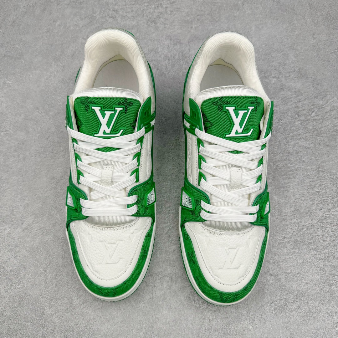 图片[2]-＃GD广顶 Louis Vuitton Trainer lv路易威登时装走秀运动时尚板鞋 外贸零售特供批次 2023全新纸板数据 印花高频效果碾压市面 市售天花板产物 耗时半年巨作 全套原厂新版原纸板楦头开发 原厂特供皮料加持 市场所有版本中综合最强的货品 GD实力大厂出品 全网最全配色更新最快 最成熟的做工稳定的品控 完美鞋型超高的清洁度 零毛边线头瑕疵 全套原楦原纸版原鞋开模 全网最具灵魂的版型 正确原装黄色鞋盒 正确中底印花 鞋面印花3D高频深度立体 全鞋电脑针车 紧密相连 针距密度一致 环保乳胶注塑鞋垫 厚度脚感还原原版 皮面裁剪部位 统一油边封口工艺 原装橡胶大底含胶量大底组合零偏差 专柜全套包装 防尘袋 说明书 质保卡 男女鞋 尺码：35 36 37 38 39 40 41 42 43 44 45-选品中心