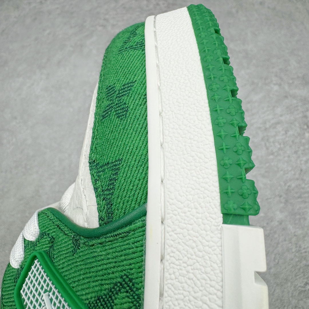 图片[19]-＃GD广顶 Louis Vuitton Trainer lv路易威登时装走秀运动时尚板鞋 外贸零售特供批次 2023全新纸板数据 印花高频效果碾压市面 市售天花板产物 耗时半年巨作 全套原厂新版原纸板楦头开发 原厂特供皮料加持 市场所有版本中综合最强的货品 GD实力大厂出品 全网最全配色更新最快 最成熟的做工稳定的品控 完美鞋型超高的清洁度 零毛边线头瑕疵 全套原楦原纸版原鞋开模 全网最具灵魂的版型 正确原装黄色鞋盒 正确中底印花 鞋面印花3D高频深度立体 全鞋电脑针车 紧密相连 针距密度一致 环保乳胶注塑鞋垫 厚度脚感还原原版 皮面裁剪部位 统一油边封口工艺 原装橡胶大底含胶量大底组合零偏差 专柜全套包装 防尘袋 说明书 质保卡 男女鞋 尺码：35 36 37 38 39 40 41 42 43 44 45-选品中心