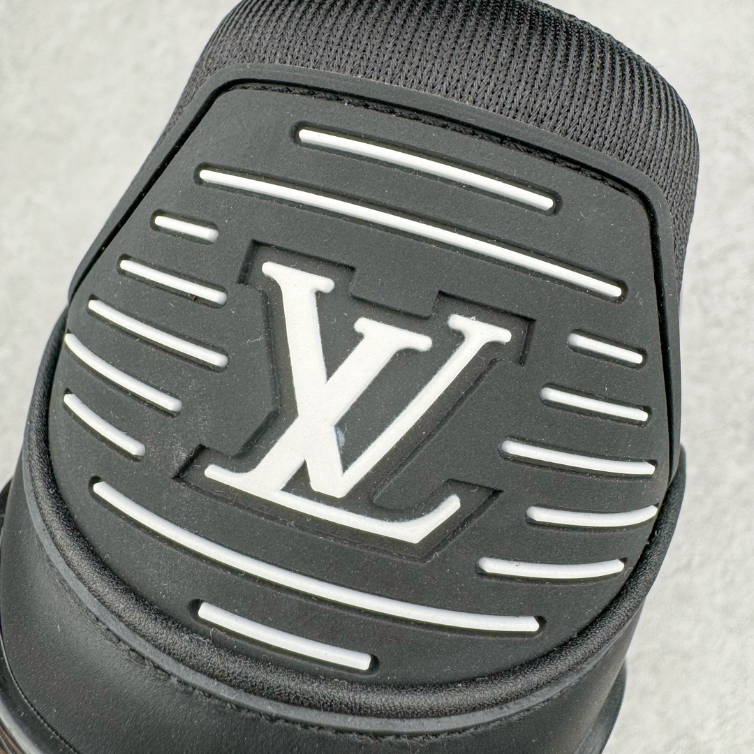 图片[12]-＃GD广顶 Louis Vuitton Trainer lv路易威登时装走秀运动时尚板鞋 外贸零售特供批次 2023全新纸板数据 印花高频效果碾压市面 市售天花板产物 耗时半年巨作 全套原厂新版原纸板楦头开发 原厂特供皮料加持 市场所有版本中综合最强的货品 GD实力大厂出品 全网最全配色更新最快 最成熟的做工稳定的品控 完美鞋型超高的清洁度 零毛边线头瑕疵 全套原楦原纸版原鞋开模 全网最具灵魂的版型 正确原装黄色鞋盒 正确中底印花 鞋面印花3D高频深度立体 全鞋电脑针车 紧密相连 针距密度一致 环保乳胶注塑鞋垫 厚度脚感还原原版 皮面裁剪部位 统一油边封口工艺 原装橡胶大底含胶量大底组合零偏差 专柜全套包装 防尘袋 说明书 质保卡 男女鞋 尺码：35 36 37 38 39 40 41 42 43 44 45-选品中心