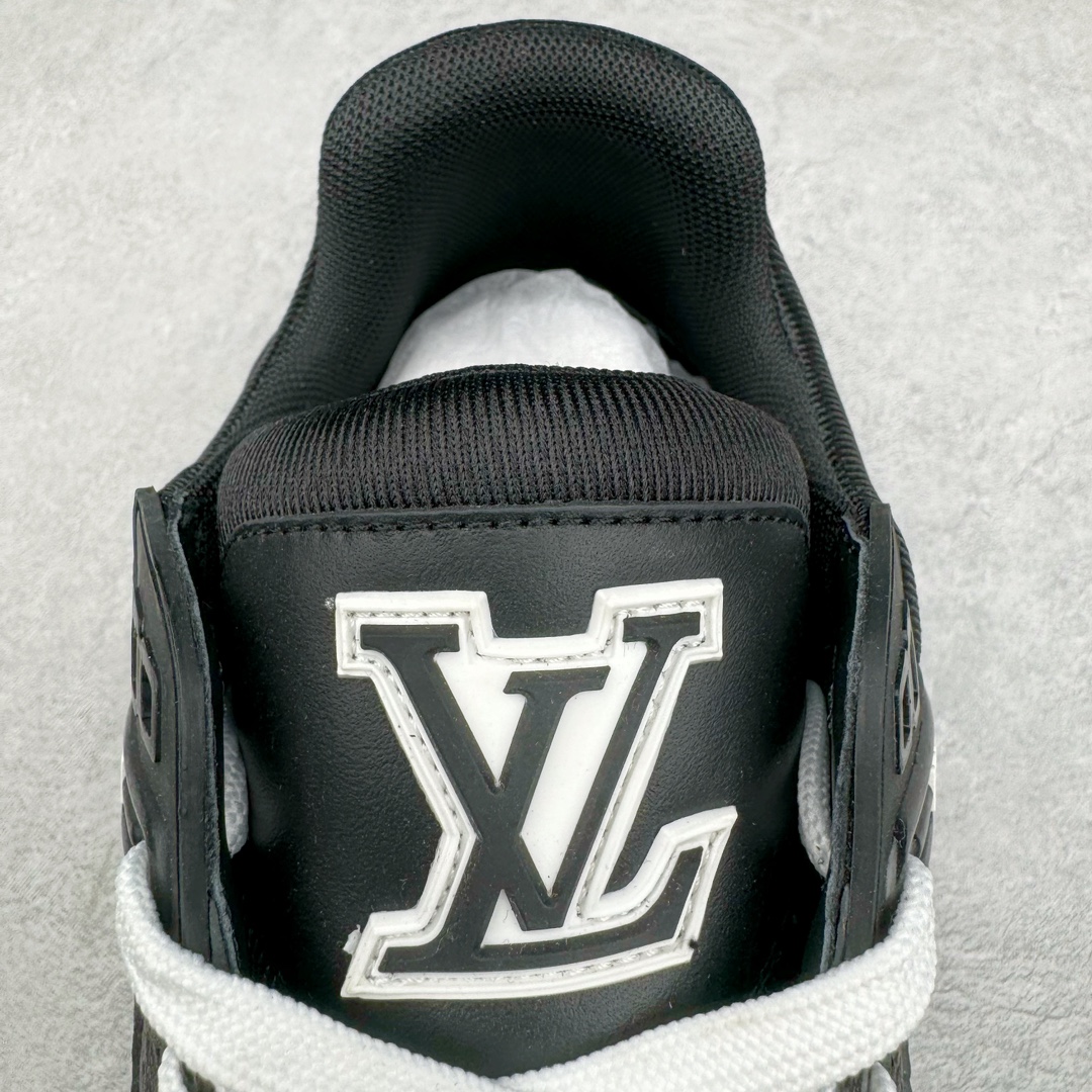 图片[10]-＃GD广顶 Louis Vuitton Trainer lv路易威登时装走秀运动时尚板鞋 外贸零售特供批次 2023全新纸板数据 印花高频效果碾压市面 市售天花板产物 耗时半年巨作 全套原厂新版原纸板楦头开发 原厂特供皮料加持 市场所有版本中综合最强的货品 GD实力大厂出品 全网最全配色更新最快 最成熟的做工稳定的品控 完美鞋型超高的清洁度 零毛边线头瑕疵 全套原楦原纸版原鞋开模 全网最具灵魂的版型 正确原装黄色鞋盒 正确中底印花 鞋面印花3D高频深度立体 全鞋电脑针车 紧密相连 针距密度一致 环保乳胶注塑鞋垫 厚度脚感还原原版 皮面裁剪部位 统一油边封口工艺 原装橡胶大底含胶量大底组合零偏差 专柜全套包装 防尘袋 说明书 质保卡 男女鞋 尺码：35 36 37 38 39 40 41 42 43 44 45-选品中心