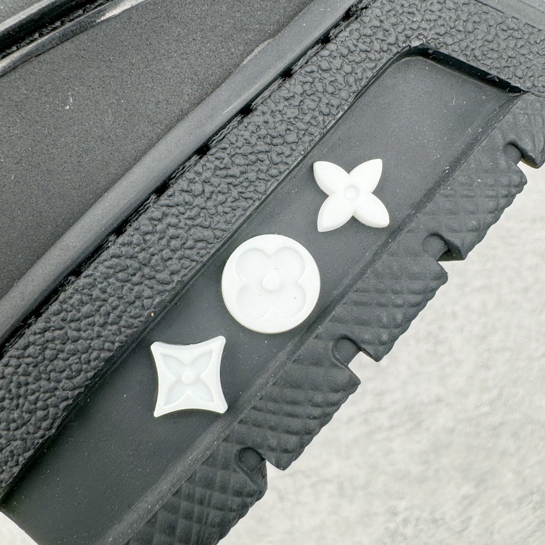 图片[14]-＃GD广顶 Louis Vuitton Trainer lv路易威登时装走秀运动时尚板鞋 外贸零售特供批次 2023全新纸板数据 印花高频效果碾压市面 市售天花板产物 耗时半年巨作 全套原厂新版原纸板楦头开发 原厂特供皮料加持 市场所有版本中综合最强的货品 GD实力大厂出品 全网最全配色更新最快 最成熟的做工稳定的品控 完美鞋型超高的清洁度 零毛边线头瑕疵 全套原楦原纸版原鞋开模 全网最具灵魂的版型 正确原装黄色鞋盒 正确中底印花 鞋面印花3D高频深度立体 全鞋电脑针车 紧密相连 针距密度一致 环保乳胶注塑鞋垫 厚度脚感还原原版 皮面裁剪部位 统一油边封口工艺 原装橡胶大底含胶量大底组合零偏差 专柜全套包装 防尘袋 说明书 质保卡 男女鞋 尺码：35 36 37 38 39 40 41 42 43 44 45-选品中心