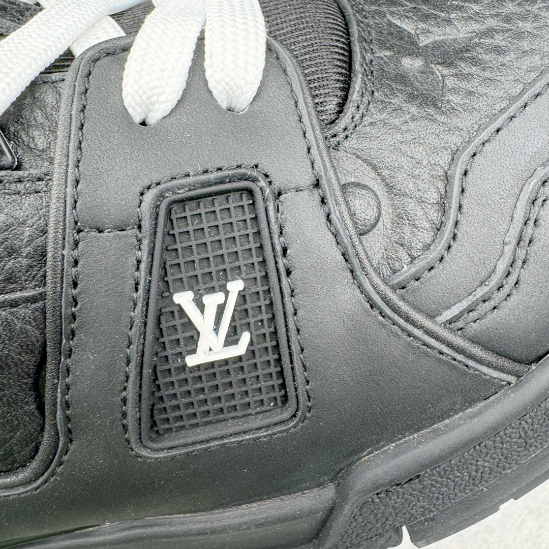 图片[15]-＃GD广顶 Louis Vuitton Trainer lv路易威登时装走秀运动时尚板鞋 外贸零售特供批次 2023全新纸板数据 印花高频效果碾压市面 市售天花板产物 耗时半年巨作 全套原厂新版原纸板楦头开发 原厂特供皮料加持 市场所有版本中综合最强的货品 GD实力大厂出品 全网最全配色更新最快 最成熟的做工稳定的品控 完美鞋型超高的清洁度 零毛边线头瑕疵 全套原楦原纸版原鞋开模 全网最具灵魂的版型 正确原装黄色鞋盒 正确中底印花 鞋面印花3D高频深度立体 全鞋电脑针车 紧密相连 针距密度一致 环保乳胶注塑鞋垫 厚度脚感还原原版 皮面裁剪部位 统一油边封口工艺 原装橡胶大底含胶量大底组合零偏差 专柜全套包装 防尘袋 说明书 质保卡 男女鞋 尺码：35 36 37 38 39 40 41 42 43 44 45-选品中心