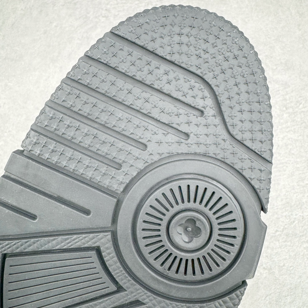 图片[16]-＃GD广顶 Louis Vuitton Trainer lv路易威登时装走秀运动时尚板鞋 外贸零售特供批次 2023全新纸板数据 印花高频效果碾压市面 市售天花板产物 耗时半年巨作 全套原厂新版原纸板楦头开发 原厂特供皮料加持 市场所有版本中综合最强的货品 GD实力大厂出品 全网最全配色更新最快 最成熟的做工稳定的品控 完美鞋型超高的清洁度 零毛边线头瑕疵 全套原楦原纸版原鞋开模 全网最具灵魂的版型 正确原装黄色鞋盒 正确中底印花 鞋面印花3D高频深度立体 全鞋电脑针车 紧密相连 针距密度一致 环保乳胶注塑鞋垫 厚度脚感还原原版 皮面裁剪部位 统一油边封口工艺 原装橡胶大底含胶量大底组合零偏差 专柜全套包装 防尘袋 说明书 质保卡 男女鞋 尺码：35 36 37 38 39 40 41 42 43 44 45-选品中心