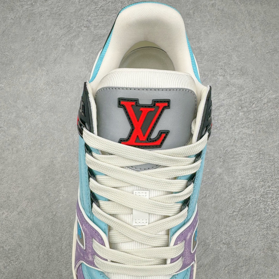 图片[5]-＃GD广顶 Louis Vuitton Trainer lv路易威登时装走秀运动时尚板鞋 外贸零售特供批次 2023全新纸板数据 印花高频效果碾压市面 市售天花板产物 耗时半年巨作 全套原厂新版原纸板楦头开发 原厂特供皮料加持 市场所有版本中综合最强的货品 GD实力大厂出品 全网最全配色更新最快 最成熟的做工稳定的品控 完美鞋型超高的清洁度 零毛边线头瑕疵 全套原楦原纸版原鞋开模 全网最具灵魂的版型 正确原装黄色鞋盒 正确中底印花 鞋面印花3D高频深度立体 全鞋电脑针车 紧密相连 针距密度一致 环保乳胶注塑鞋垫 厚度脚感还原原版 皮面裁剪部位 统一油边封口工艺 原装橡胶大底含胶量大底组合零偏差 专柜全套包装 防尘袋 说明书 质保卡 男女鞋 尺码：35 36 37 38 39 40 41 42 43 44 45-选品中心