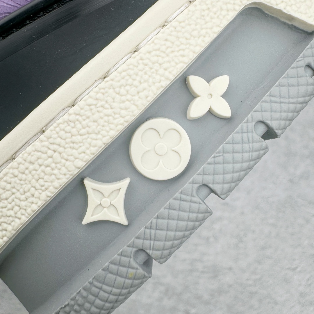 图片[10]-＃GD广顶 Louis Vuitton Trainer lv路易威登时装走秀运动时尚板鞋 外贸零售特供批次 2023全新纸板数据 印花高频效果碾压市面 市售天花板产物 耗时半年巨作 全套原厂新版原纸板楦头开发 原厂特供皮料加持 市场所有版本中综合最强的货品 GD实力大厂出品 全网最全配色更新最快 最成熟的做工稳定的品控 完美鞋型超高的清洁度 零毛边线头瑕疵 全套原楦原纸版原鞋开模 全网最具灵魂的版型 正确原装黄色鞋盒 正确中底印花 鞋面印花3D高频深度立体 全鞋电脑针车 紧密相连 针距密度一致 环保乳胶注塑鞋垫 厚度脚感还原原版 皮面裁剪部位 统一油边封口工艺 原装橡胶大底含胶量大底组合零偏差 专柜全套包装 防尘袋 说明书 质保卡 男女鞋 尺码：35 36 37 38 39 40 41 42 43 44 45-选品中心