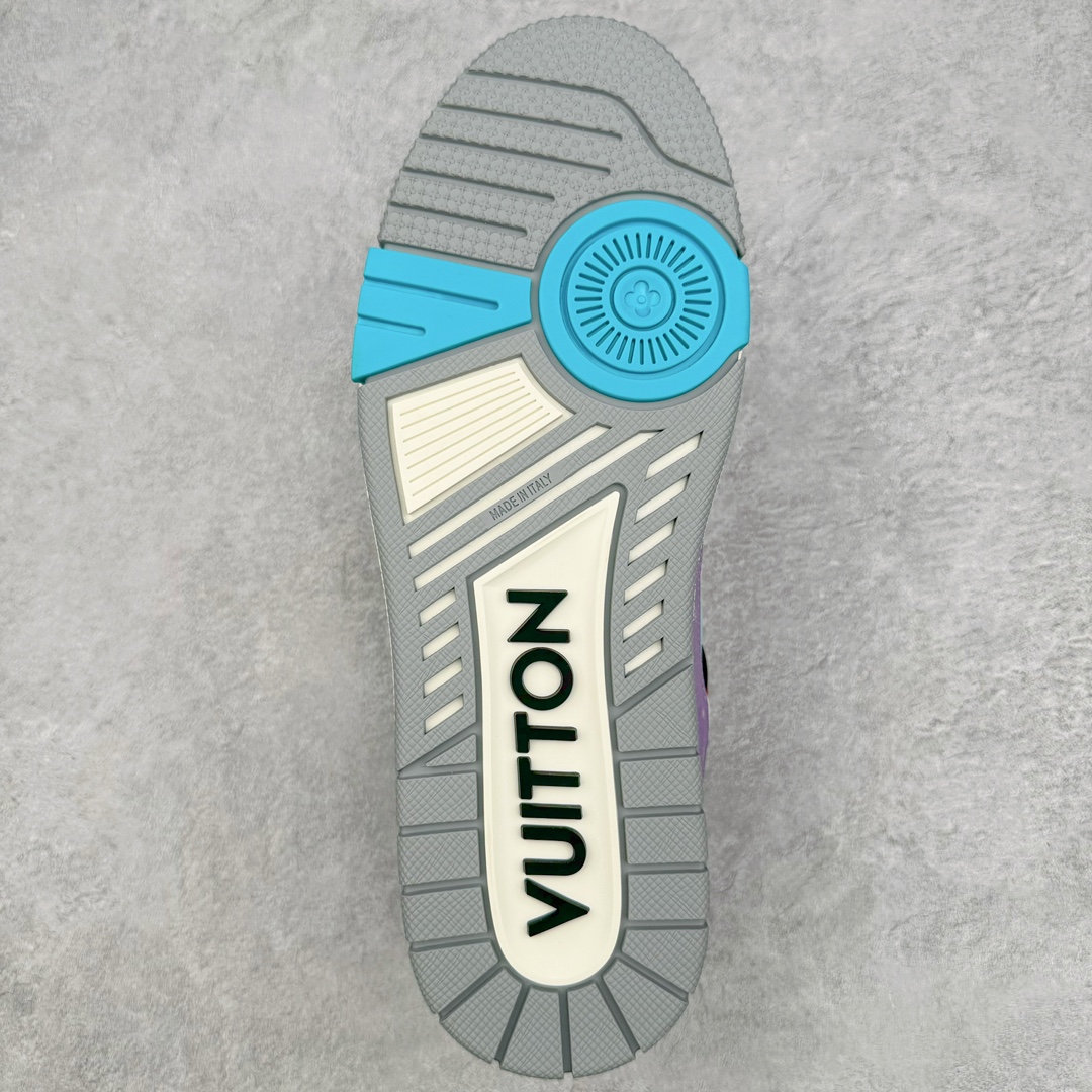 图片[9]-＃GD广顶 Louis Vuitton Trainer lv路易威登时装走秀运动时尚板鞋 外贸零售特供批次 2023全新纸板数据 印花高频效果碾压市面 市售天花板产物 耗时半年巨作 全套原厂新版原纸板楦头开发 原厂特供皮料加持 市场所有版本中综合最强的货品 GD实力大厂出品 全网最全配色更新最快 最成熟的做工稳定的品控 完美鞋型超高的清洁度 零毛边线头瑕疵 全套原楦原纸版原鞋开模 全网最具灵魂的版型 正确原装黄色鞋盒 正确中底印花 鞋面印花3D高频深度立体 全鞋电脑针车 紧密相连 针距密度一致 环保乳胶注塑鞋垫 厚度脚感还原原版 皮面裁剪部位 统一油边封口工艺 原装橡胶大底含胶量大底组合零偏差 专柜全套包装 防尘袋 说明书 质保卡 男女鞋 尺码：35 36 37 38 39 40 41 42 43 44 45-选品中心