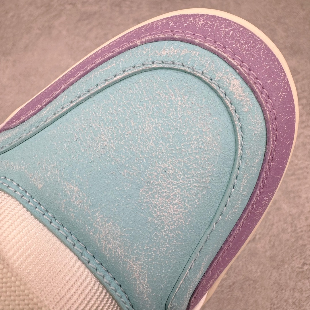 图片[14]-＃GD广顶 Louis Vuitton Trainer lv路易威登时装走秀运动时尚板鞋 外贸零售特供批次 2023全新纸板数据 印花高频效果碾压市面 市售天花板产物 耗时半年巨作 全套原厂新版原纸板楦头开发 原厂特供皮料加持 市场所有版本中综合最强的货品 GD实力大厂出品 全网最全配色更新最快 最成熟的做工稳定的品控 完美鞋型超高的清洁度 零毛边线头瑕疵 全套原楦原纸版原鞋开模 全网最具灵魂的版型 正确原装黄色鞋盒 正确中底印花 鞋面印花3D高频深度立体 全鞋电脑针车 紧密相连 针距密度一致 环保乳胶注塑鞋垫 厚度脚感还原原版 皮面裁剪部位 统一油边封口工艺 原装橡胶大底含胶量大底组合零偏差 专柜全套包装 防尘袋 说明书 质保卡 男女鞋 尺码：35 36 37 38 39 40 41 42 43 44 45-选品中心