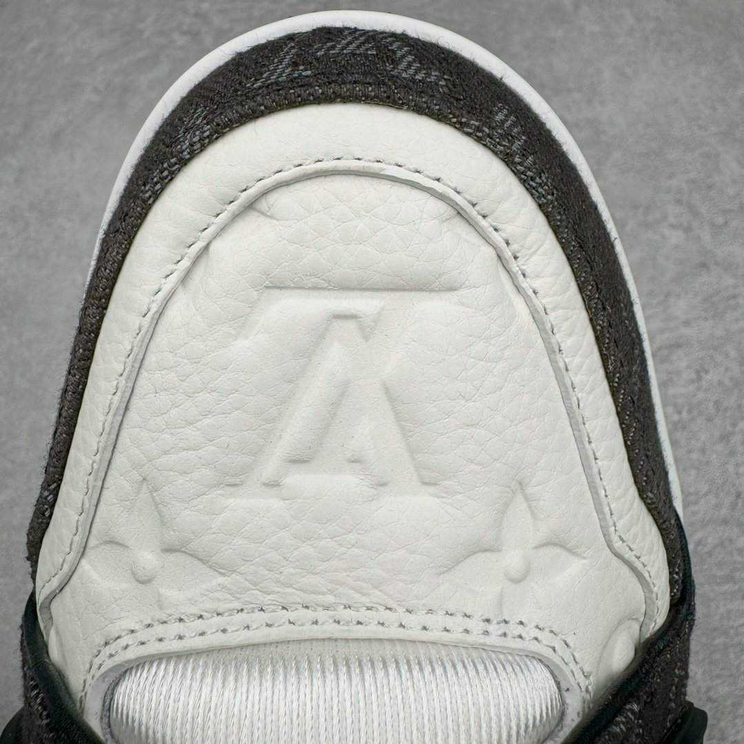 图片[14]-＃GD广顶 Louis Vuitton Trainer lv路易威登时装走秀运动时尚板鞋 外贸零售特供批次 2023全新纸板数据 印花高频效果碾压市面 市售天花板产物 耗时半年巨作 全套原厂新版原纸板楦头开发 原厂特供皮料加持 市场所有版本中综合最强的货品 GD实力大厂出品 全网最全配色更新最快 最成熟的做工稳定的品控 完美鞋型超高的清洁度 零毛边线头瑕疵 全套原楦原纸版原鞋开模 全网最具灵魂的版型 正确原装黄色鞋盒 正确中底印花 鞋面印花3D高频深度立体 全鞋电脑针车 紧密相连 针距密度一致 环保乳胶注塑鞋垫 厚度脚感还原原版 皮面裁剪部位 统一油边封口工艺 原装橡胶大底含胶量大底组合零偏差 专柜全套包装 防尘袋 说明书 质保卡 男女鞋 尺码：35 36 37 38 39 40 41 42 43 44 45-选品中心