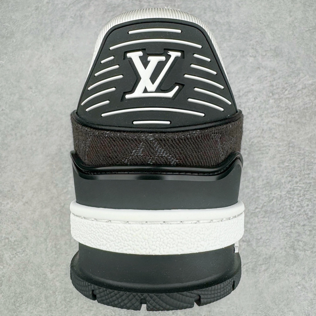 图片[8]-＃GD广顶 Louis Vuitton Trainer lv路易威登时装走秀运动时尚板鞋 外贸零售特供批次 2023全新纸板数据 印花高频效果碾压市面 市售天花板产物 耗时半年巨作 全套原厂新版原纸板楦头开发 原厂特供皮料加持 市场所有版本中综合最强的货品 GD实力大厂出品 全网最全配色更新最快 最成熟的做工稳定的品控 完美鞋型超高的清洁度 零毛边线头瑕疵 全套原楦原纸版原鞋开模 全网最具灵魂的版型 正确原装黄色鞋盒 正确中底印花 鞋面印花3D高频深度立体 全鞋电脑针车 紧密相连 针距密度一致 环保乳胶注塑鞋垫 厚度脚感还原原版 皮面裁剪部位 统一油边封口工艺 原装橡胶大底含胶量大底组合零偏差 专柜全套包装 防尘袋 说明书 质保卡 男女鞋 尺码：35 36 37 38 39 40 41 42 43 44 45-选品中心