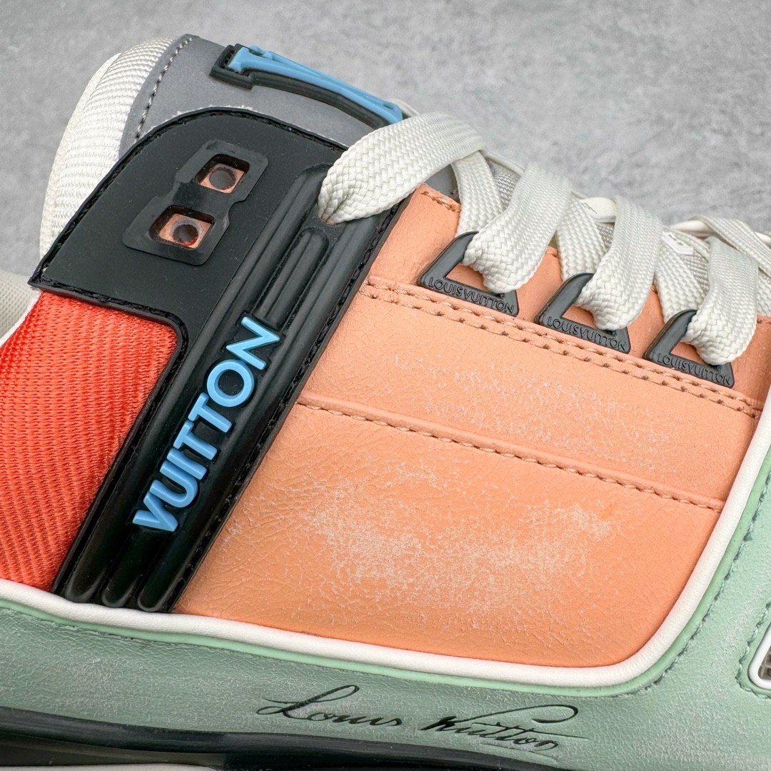 图片[14]-＃GD广顶 Louis Vuitton Trainer lv路易威登时装走秀运动时尚板鞋 外贸零售特供批次 2023全新纸板数据 印花高频效果碾压市面 市售天花板产物 耗时半年巨作 全套原厂新版原纸板楦头开发 原厂特供皮料加持 市场所有版本中综合最强的货品 GD实力大厂出品 全网最全配色更新最快 最成熟的做工稳定的品控 完美鞋型超高的清洁度 零毛边线头瑕疵 全套原楦原纸版原鞋开模 全网最具灵魂的版型 正确原装黄色鞋盒 正确中底印花 鞋面印花3D高频深度立体 全鞋电脑针车 紧密相连 针距密度一致 环保乳胶注塑鞋垫 厚度脚感还原原版 皮面裁剪部位 统一油边封口工艺 原装橡胶大底含胶量大底组合零偏差 专柜全套包装 防尘袋 说明书 质保卡 男女鞋 尺码：35 36 37 38 39 40 41 42 43 44 45-选品中心