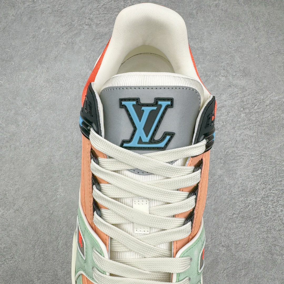 图片[5]-＃GD广顶 Louis Vuitton Trainer lv路易威登时装走秀运动时尚板鞋 外贸零售特供批次 2023全新纸板数据 印花高频效果碾压市面 市售天花板产物 耗时半年巨作 全套原厂新版原纸板楦头开发 原厂特供皮料加持 市场所有版本中综合最强的货品 GD实力大厂出品 全网最全配色更新最快 最成熟的做工稳定的品控 完美鞋型超高的清洁度 零毛边线头瑕疵 全套原楦原纸版原鞋开模 全网最具灵魂的版型 正确原装黄色鞋盒 正确中底印花 鞋面印花3D高频深度立体 全鞋电脑针车 紧密相连 针距密度一致 环保乳胶注塑鞋垫 厚度脚感还原原版 皮面裁剪部位 统一油边封口工艺 原装橡胶大底含胶量大底组合零偏差 专柜全套包装 防尘袋 说明书 质保卡 男女鞋 尺码：35 36 37 38 39 40 41 42 43 44 45-选品中心