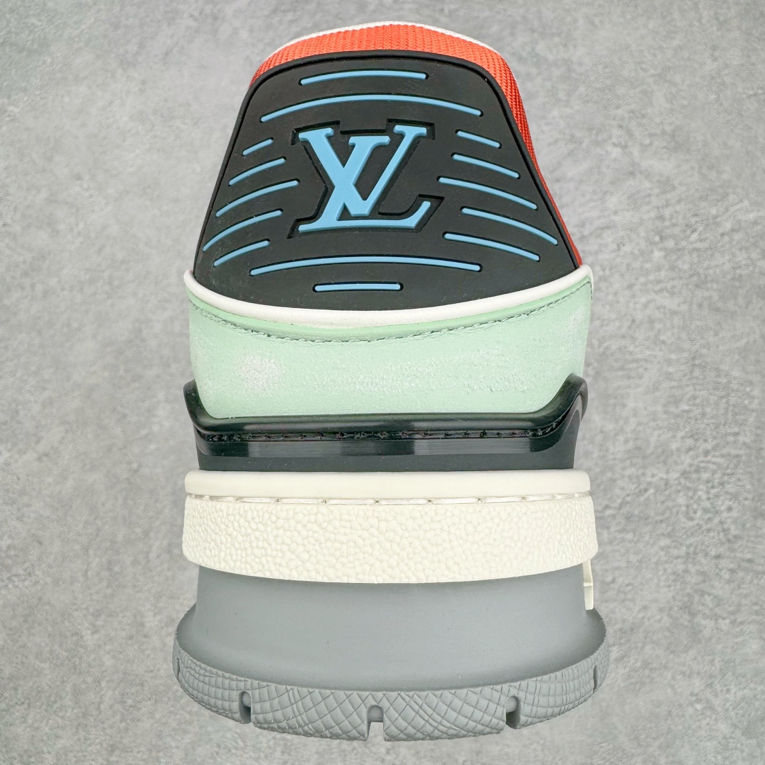图片[8]-＃GD广顶 Louis Vuitton Trainer lv路易威登时装走秀运动时尚板鞋 外贸零售特供批次 2023全新纸板数据 印花高频效果碾压市面 市售天花板产物 耗时半年巨作 全套原厂新版原纸板楦头开发 原厂特供皮料加持 市场所有版本中综合最强的货品 GD实力大厂出品 全网最全配色更新最快 最成熟的做工稳定的品控 完美鞋型超高的清洁度 零毛边线头瑕疵 全套原楦原纸版原鞋开模 全网最具灵魂的版型 正确原装黄色鞋盒 正确中底印花 鞋面印花3D高频深度立体 全鞋电脑针车 紧密相连 针距密度一致 环保乳胶注塑鞋垫 厚度脚感还原原版 皮面裁剪部位 统一油边封口工艺 原装橡胶大底含胶量大底组合零偏差 专柜全套包装 防尘袋 说明书 质保卡 男女鞋 尺码：35 36 37 38 39 40 41 42 43 44 45-选品中心