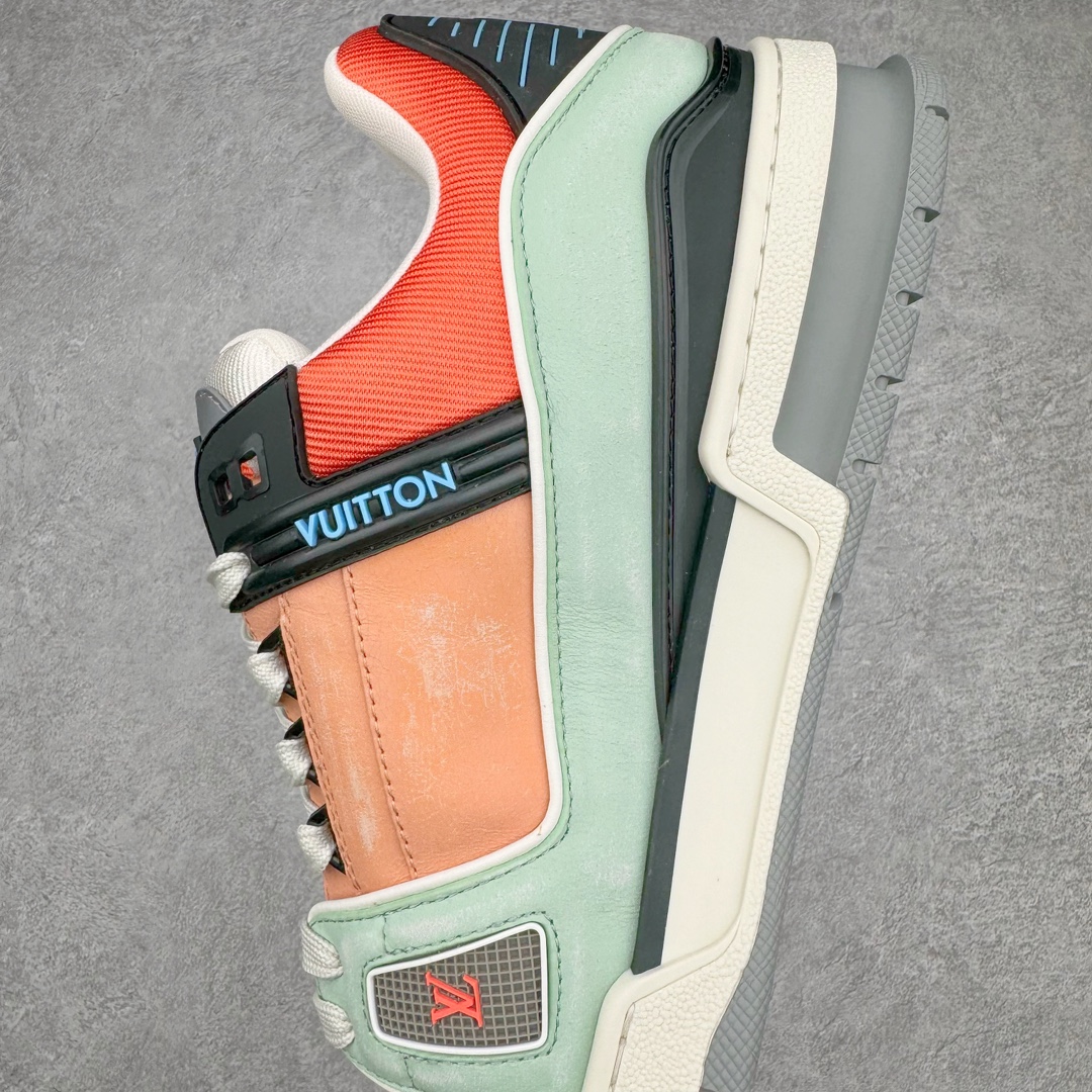 图片[7]-＃GD广顶 Louis Vuitton Trainer lv路易威登时装走秀运动时尚板鞋 外贸零售特供批次 2023全新纸板数据 印花高频效果碾压市面 市售天花板产物 耗时半年巨作 全套原厂新版原纸板楦头开发 原厂特供皮料加持 市场所有版本中综合最强的货品 GD实力大厂出品 全网最全配色更新最快 最成熟的做工稳定的品控 完美鞋型超高的清洁度 零毛边线头瑕疵 全套原楦原纸版原鞋开模 全网最具灵魂的版型 正确原装黄色鞋盒 正确中底印花 鞋面印花3D高频深度立体 全鞋电脑针车 紧密相连 针距密度一致 环保乳胶注塑鞋垫 厚度脚感还原原版 皮面裁剪部位 统一油边封口工艺 原装橡胶大底含胶量大底组合零偏差 专柜全套包装 防尘袋 说明书 质保卡 男女鞋 尺码：35 36 37 38 39 40 41 42 43 44 45-选品中心