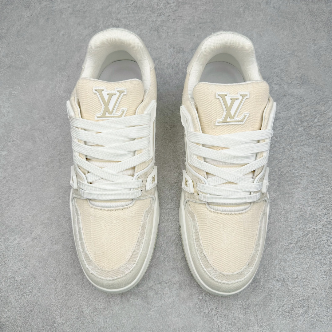 图片[2]-＃GD广顶 Louis Vuitton Trainer lv路易威登时装走秀运动时尚板鞋 外贸零售特供批次 2023全新纸板数据 印花高频效果碾压市面 市售天花板产物 耗时半年巨作 全套原厂新版原纸板楦头开发 原厂特供皮料加持 市场所有版本中综合最强的货品 GD实力大厂出品 全网最全配色更新最快 最成熟的做工稳定的品控 完美鞋型超高的清洁度 零毛边线头瑕疵 全套原楦原纸版原鞋开模 全网最具灵魂的版型 正确原装黄色鞋盒 正确中底印花 鞋面印花3D高频深度立体 全鞋电脑针车 紧密相连 针距密度一致 环保乳胶注塑鞋垫 厚度脚感还原原版 皮面裁剪部位 统一油边封口工艺 原装橡胶大底含胶量大底组合零偏差 专柜全套包装 防尘袋 说明书 质保卡 男女鞋 尺码：35 36 37 38 39 40 41 42 43 44 45-选品中心