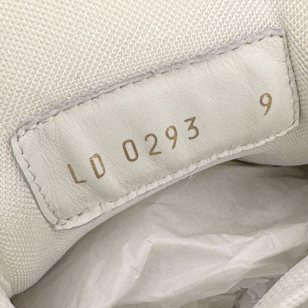 图片[10]-＃GD广顶 Louis Vuitton Trainer lv路易威登时装走秀运动时尚板鞋 外贸零售特供批次 2023全新纸板数据 印花高频效果碾压市面 市售天花板产物 耗时半年巨作 全套原厂新版原纸板楦头开发 原厂特供皮料加持 市场所有版本中综合最强的货品 GD实力大厂出品 全网最全配色更新最快 最成熟的做工稳定的品控 完美鞋型超高的清洁度 零毛边线头瑕疵 全套原楦原纸版原鞋开模 全网最具灵魂的版型 正确原装黄色鞋盒 正确中底印花 鞋面印花3D高频深度立体 全鞋电脑针车 紧密相连 针距密度一致 环保乳胶注塑鞋垫 厚度脚感还原原版 皮面裁剪部位 统一油边封口工艺 原装橡胶大底含胶量大底组合零偏差 专柜全套包装 防尘袋 说明书 质保卡 男女鞋 尺码：35 36 37 38 39 40 41 42 43 44 45-选品中心