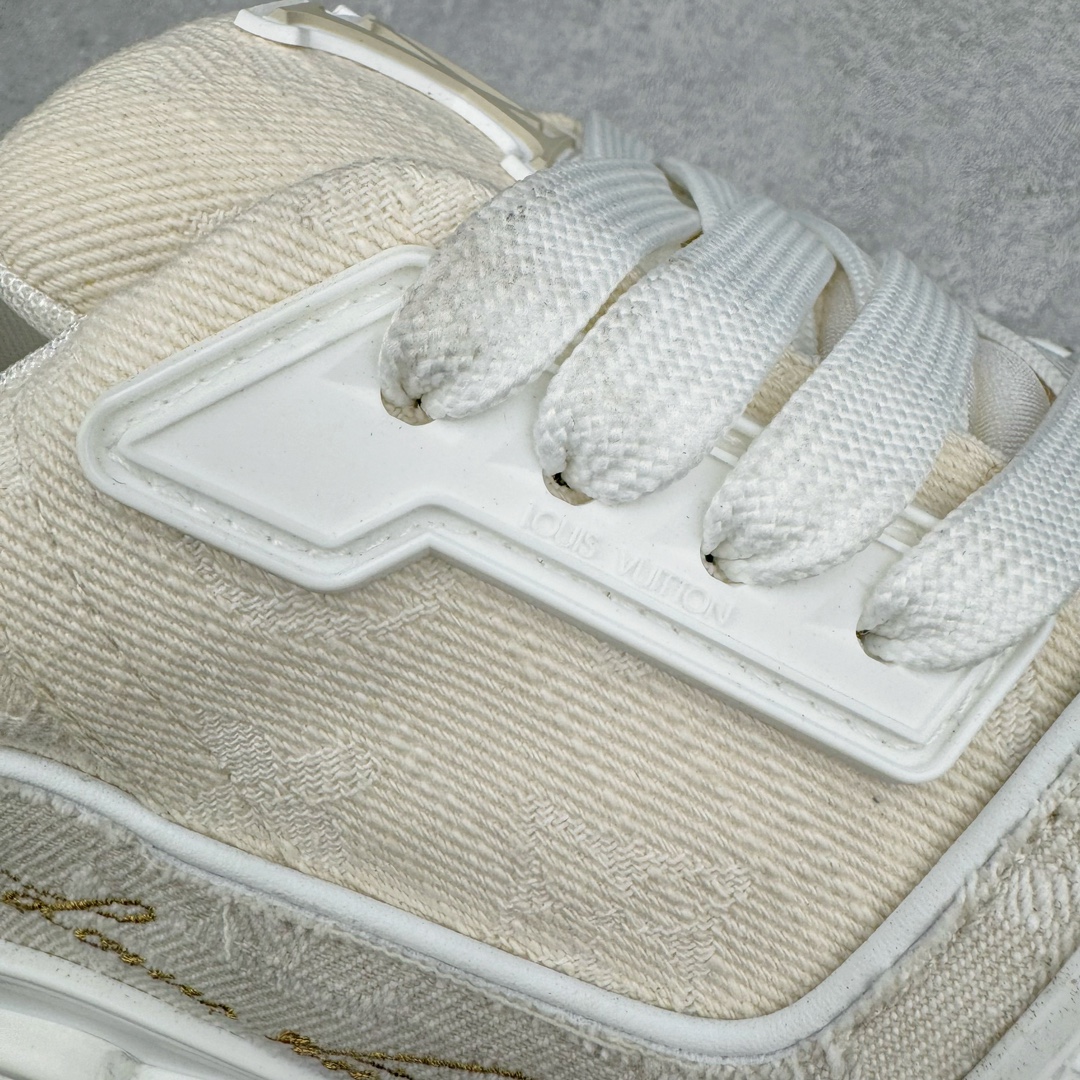 图片[15]-＃GD广顶 Louis Vuitton Trainer lv路易威登时装走秀运动时尚板鞋 外贸零售特供批次 2023全新纸板数据 印花高频效果碾压市面 市售天花板产物 耗时半年巨作 全套原厂新版原纸板楦头开发 原厂特供皮料加持 市场所有版本中综合最强的货品 GD实力大厂出品 全网最全配色更新最快 最成熟的做工稳定的品控 完美鞋型超高的清洁度 零毛边线头瑕疵 全套原楦原纸版原鞋开模 全网最具灵魂的版型 正确原装黄色鞋盒 正确中底印花 鞋面印花3D高频深度立体 全鞋电脑针车 紧密相连 针距密度一致 环保乳胶注塑鞋垫 厚度脚感还原原版 皮面裁剪部位 统一油边封口工艺 原装橡胶大底含胶量大底组合零偏差 专柜全套包装 防尘袋 说明书 质保卡 男女鞋 尺码：35 36 37 38 39 40 41 42 43 44 45-选品中心