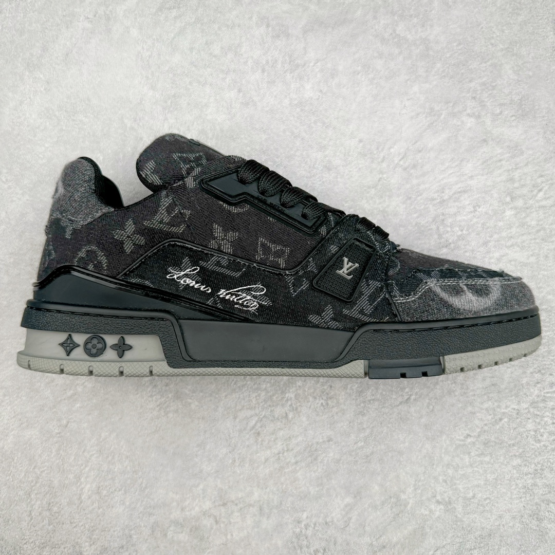 图片[7]-＃GD广顶 Louis Vuitton Trainer lv路易威登时装走秀运动时尚板鞋 外贸零售特供批次 2023全新纸板数据 印花高频效果碾压市面 市售天花板产物 耗时半年巨作 全套原厂新版原纸板楦头开发 原厂特供皮料加持 市场所有版本中综合最强的货品 GD实力大厂出品 全网最全配色更新最快 最成熟的做工稳定的品控 完美鞋型超高的清洁度 零毛边线头瑕疵 全套原楦原纸版原鞋开模 全网最具灵魂的版型 正确原装黄色鞋盒 正确中底印花 鞋面印花3D高频深度立体 全鞋电脑针车 紧密相连 针距密度一致 环保乳胶注塑鞋垫 厚度脚感还原原版 皮面裁剪部位 统一油边封口工艺 原装橡胶大底含胶量大底组合零偏差 专柜全套包装 防尘袋 说明书 质保卡 男女鞋 尺码：35 36 37 38 39 40 41 42 43 44 45-选品中心