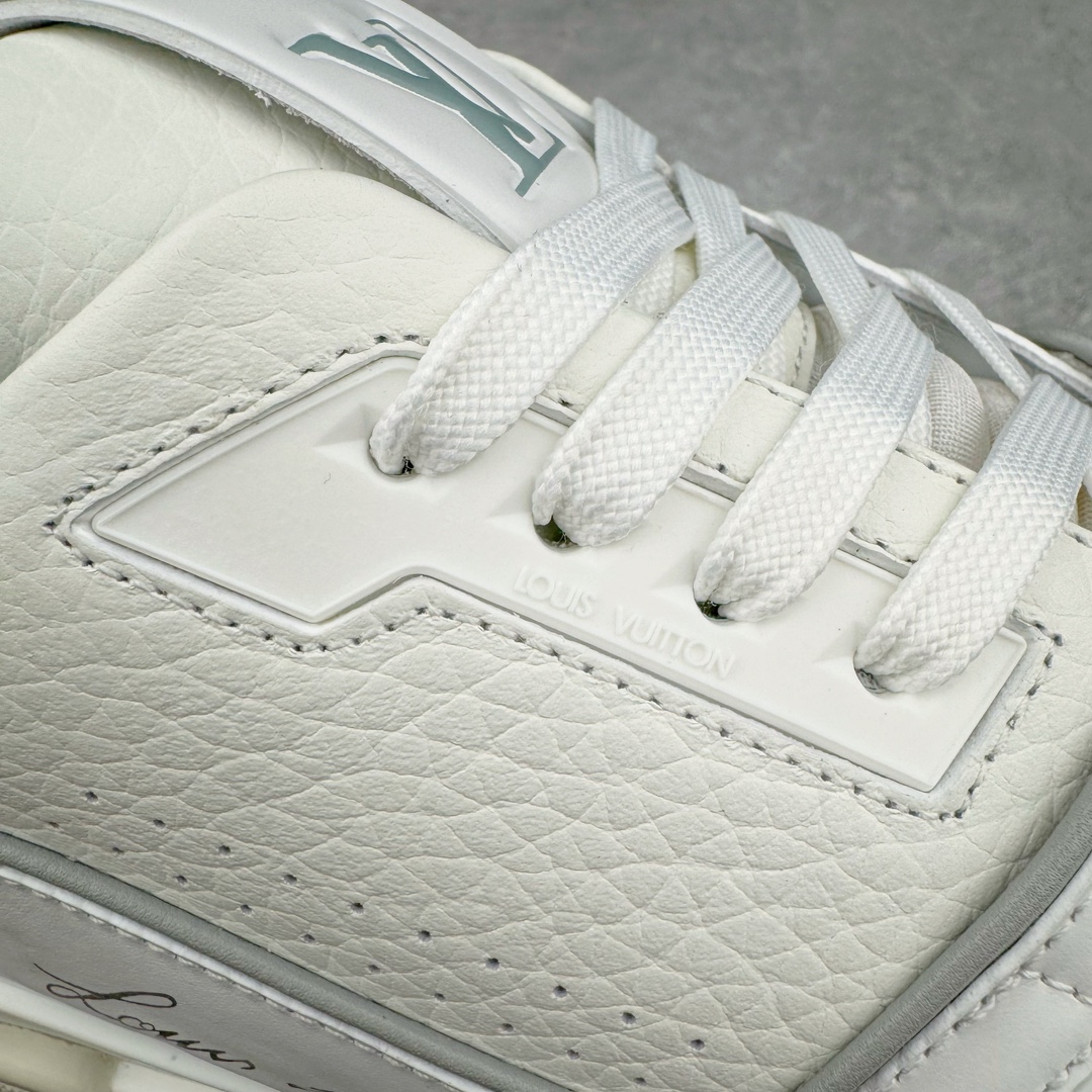 图片[16]-＃GD广顶 Louis Vuitton Trainer lv路易威登时装走秀运动时尚板鞋 外贸零售特供批次 2023全新纸板数据 印花高频效果碾压市面 市售天花板产物 耗时半年巨作 全套原厂新版原纸板楦头开发 原厂特供皮料加持 市场所有版本中综合最强的货品 GD实力大厂出品 全网最全配色更新最快 最成熟的做工稳定的品控 完美鞋型超高的清洁度 零毛边线头瑕疵 全套原楦原纸版原鞋开模 全网最具灵魂的版型 正确原装黄色鞋盒 正确中底印花 鞋面印花3D高频深度立体 全鞋电脑针车 紧密相连 针距密度一致 环保乳胶注塑鞋垫 厚度脚感还原原版 皮面裁剪部位 统一油边封口工艺 原装橡胶大底含胶量大底组合零偏差 专柜全套包装 防尘袋 说明书 质保卡 男女鞋 尺码：35 36 37 38 39 40 41 42 43 44 45-选品中心