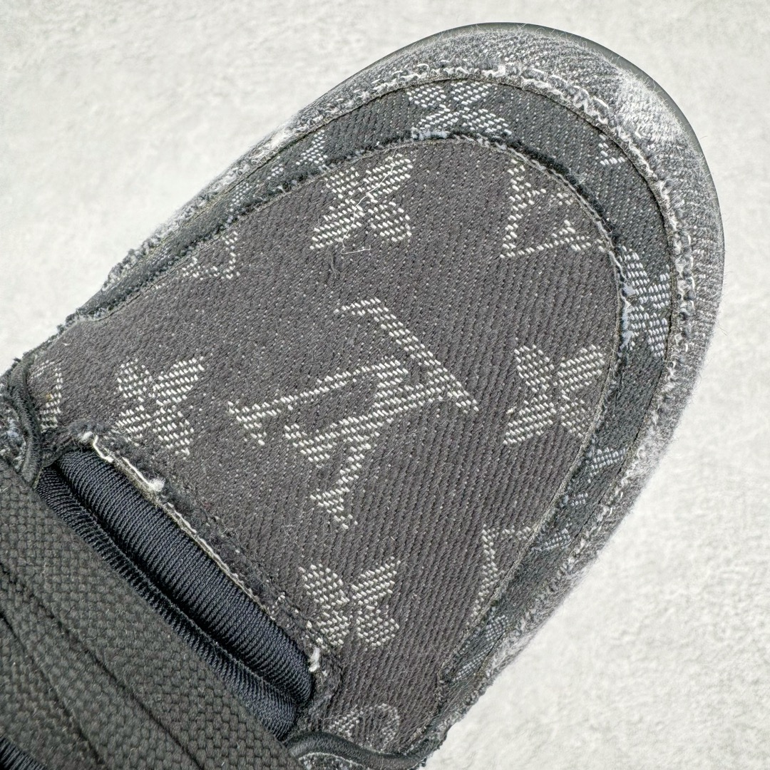 图片[13]-＃GD广顶 Louis Vuitton Trainer lv路易威登时装走秀运动时尚板鞋 外贸零售特供批次 2023全新纸板数据 印花高频效果碾压市面 市售天花板产物 耗时半年巨作 全套原厂新版原纸板楦头开发 原厂特供皮料加持 市场所有版本中综合最强的货品 GD实力大厂出品 全网最全配色更新最快 最成熟的做工稳定的品控 完美鞋型超高的清洁度 零毛边线头瑕疵 全套原楦原纸版原鞋开模 全网最具灵魂的版型 正确原装黄色鞋盒 正确中底印花 鞋面印花3D高频深度立体 全鞋电脑针车 紧密相连 针距密度一致 环保乳胶注塑鞋垫 厚度脚感还原原版 皮面裁剪部位 统一油边封口工艺 原装橡胶大底含胶量大底组合零偏差 专柜全套包装 防尘袋 说明书 质保卡 男女鞋 尺码：35 36 37 38 39 40 41 42 43 44 45-选品中心
