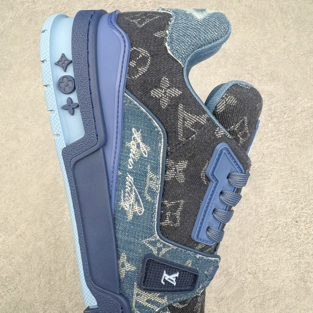 图片[6]-＃GD广顶 Louis Vuitton Trainer lv路易威登时装走秀运动时尚板鞋 外贸零售特供批次 2023全新纸板数据 印花高频效果碾压市面 市售天花板产物 耗时半年巨作 全套原厂新版原纸板楦头开发 原厂特供皮料加持 市场所有版本中综合最强的货品 GD实力大厂出品 全网最全配色更新最快 最成熟的做工稳定的品控 完美鞋型超高的清洁度 零毛边线头瑕疵 全套原楦原纸版原鞋开模 全网最具灵魂的版型 正确原装黄色鞋盒 正确中底印花 鞋面印花3D高频深度立体 全鞋电脑针车 紧密相连 针距密度一致 环保乳胶注塑鞋垫 厚度脚感还原原版 皮面裁剪部位 统一油边封口工艺 原装橡胶大底含胶量大底组合零偏差 专柜全套包装 防尘袋 说明书 质保卡 男女鞋 尺码：35 36 37 38 39 40 41 42 43 44 45-选品中心