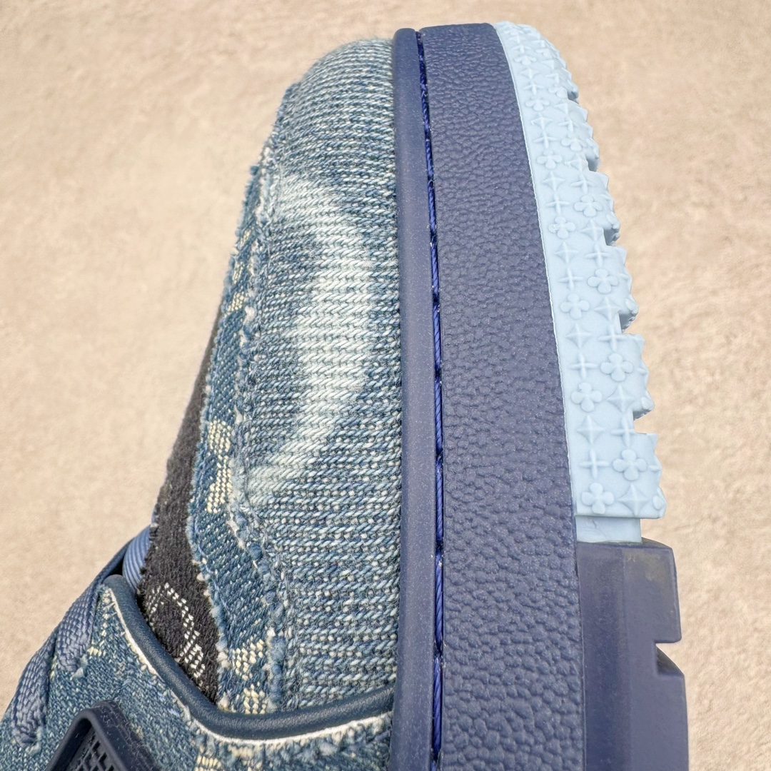 图片[14]-＃GD广顶 Louis Vuitton Trainer lv路易威登时装走秀运动时尚板鞋 外贸零售特供批次 2023全新纸板数据 印花高频效果碾压市面 市售天花板产物 耗时半年巨作 全套原厂新版原纸板楦头开发 原厂特供皮料加持 市场所有版本中综合最强的货品 GD实力大厂出品 全网最全配色更新最快 最成熟的做工稳定的品控 完美鞋型超高的清洁度 零毛边线头瑕疵 全套原楦原纸版原鞋开模 全网最具灵魂的版型 正确原装黄色鞋盒 正确中底印花 鞋面印花3D高频深度立体 全鞋电脑针车 紧密相连 针距密度一致 环保乳胶注塑鞋垫 厚度脚感还原原版 皮面裁剪部位 统一油边封口工艺 原装橡胶大底含胶量大底组合零偏差 专柜全套包装 防尘袋 说明书 质保卡 男女鞋 尺码：35 36 37 38 39 40 41 42 43 44 45-选品中心