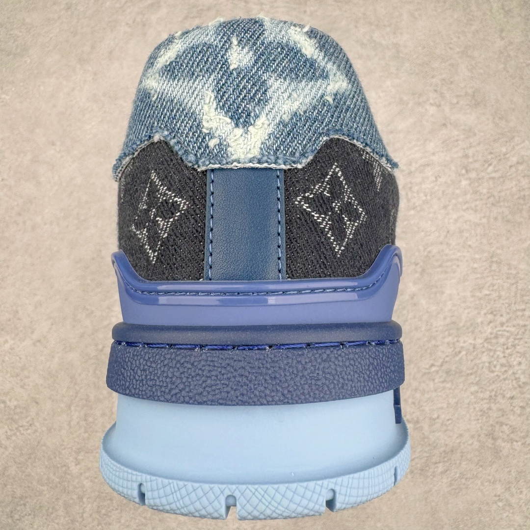 图片[8]-＃GD广顶 Louis Vuitton Trainer lv路易威登时装走秀运动时尚板鞋 外贸零售特供批次 2023全新纸板数据 印花高频效果碾压市面 市售天花板产物 耗时半年巨作 全套原厂新版原纸板楦头开发 原厂特供皮料加持 市场所有版本中综合最强的货品 GD实力大厂出品 全网最全配色更新最快 最成熟的做工稳定的品控 完美鞋型超高的清洁度 零毛边线头瑕疵 全套原楦原纸版原鞋开模 全网最具灵魂的版型 正确原装黄色鞋盒 正确中底印花 鞋面印花3D高频深度立体 全鞋电脑针车 紧密相连 针距密度一致 环保乳胶注塑鞋垫 厚度脚感还原原版 皮面裁剪部位 统一油边封口工艺 原装橡胶大底含胶量大底组合零偏差 专柜全套包装 防尘袋 说明书 质保卡 男女鞋 尺码：35 36 37 38 39 40 41 42 43 44 45-选品中心