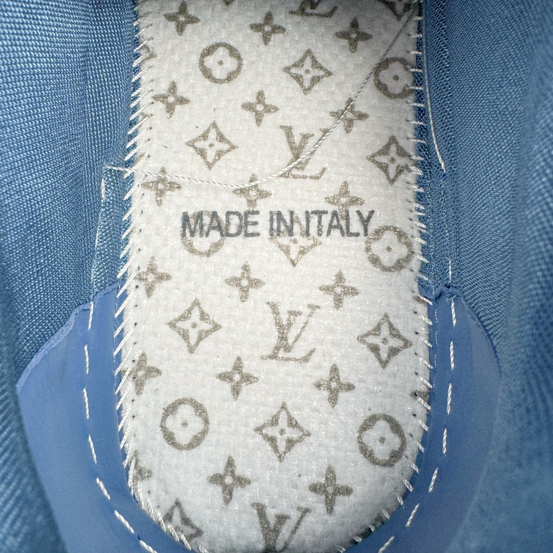 图片[21]-＃GD广顶 Louis Vuitton Trainer lv路易威登时装走秀运动时尚板鞋 外贸零售特供批次 2023全新纸板数据 印花高频效果碾压市面 市售天花板产物 耗时半年巨作 全套原厂新版原纸板楦头开发 原厂特供皮料加持 市场所有版本中综合最强的货品 GD实力大厂出品 全网最全配色更新最快 最成熟的做工稳定的品控 完美鞋型超高的清洁度 零毛边线头瑕疵 全套原楦原纸版原鞋开模 全网最具灵魂的版型 正确原装黄色鞋盒 正确中底印花 鞋面印花3D高频深度立体 全鞋电脑针车 紧密相连 针距密度一致 环保乳胶注塑鞋垫 厚度脚感还原原版 皮面裁剪部位 统一油边封口工艺 原装橡胶大底含胶量大底组合零偏差 专柜全套包装 防尘袋 说明书 质保卡 男女鞋 尺码：35 36 37 38 39 40 41 42 43 44 45-选品中心